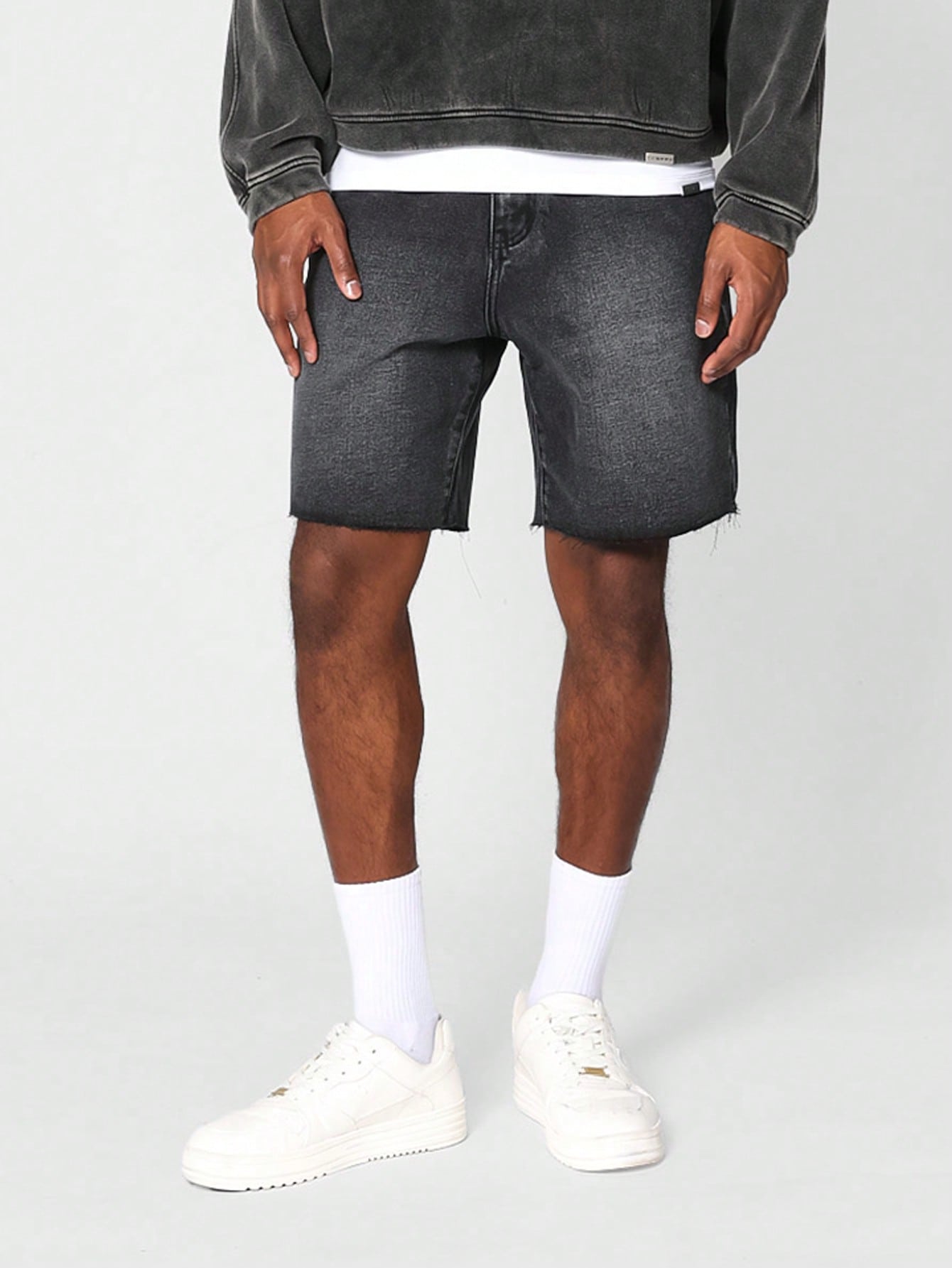 Raw fashion denim shorts