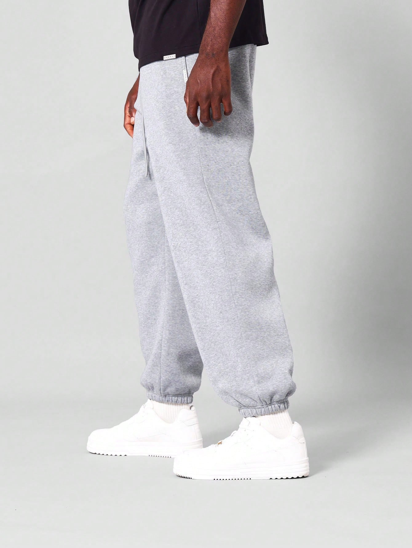 Balloon Fit Essential Jogger – SUMWON