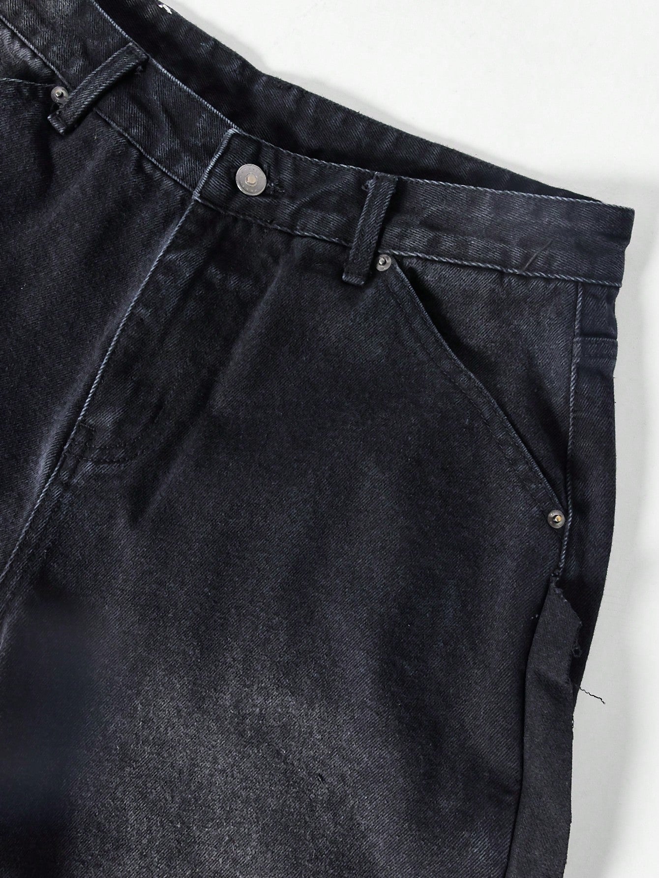 Loose Fit Workwear Denim Short With Raw Edge