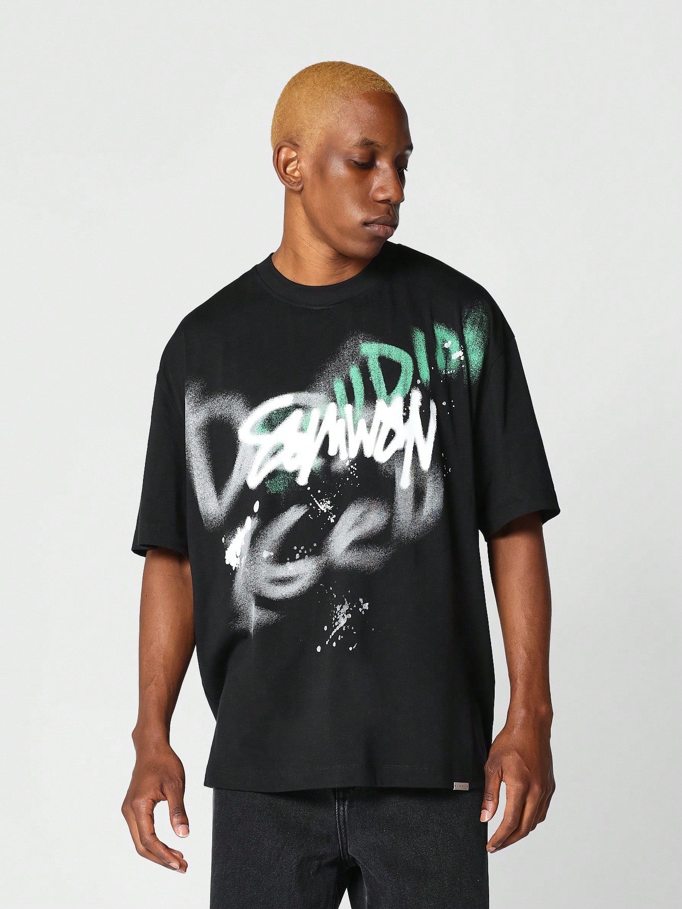 Tee With Graffiti Graphic Print For Daily Wear