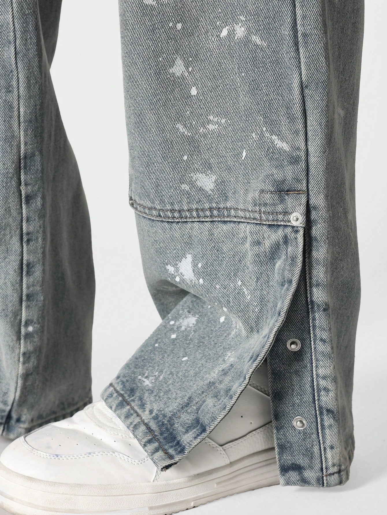 Loose Fit Carpenter Detail Distressed Jean With Paint Print