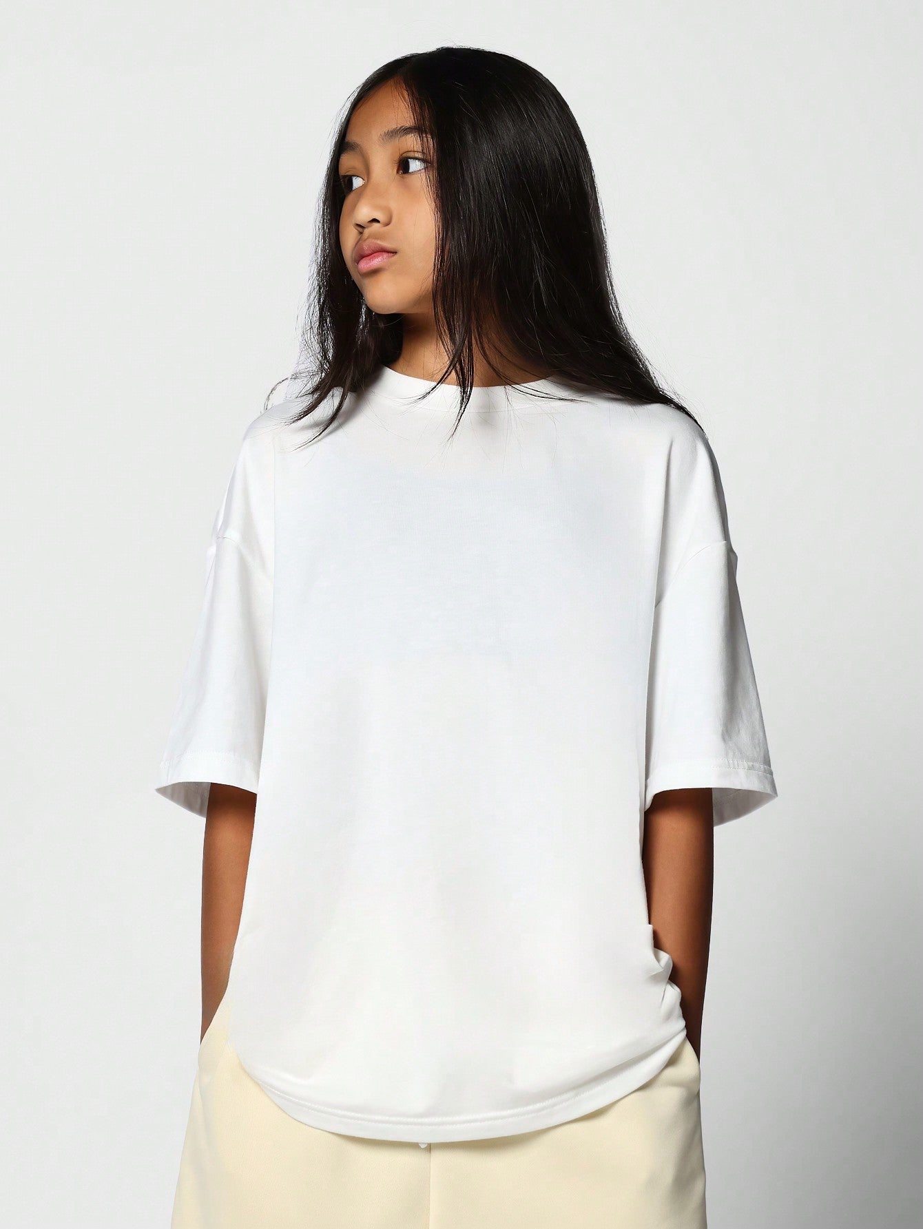 Tween Girl Regular Fit Essential Tee