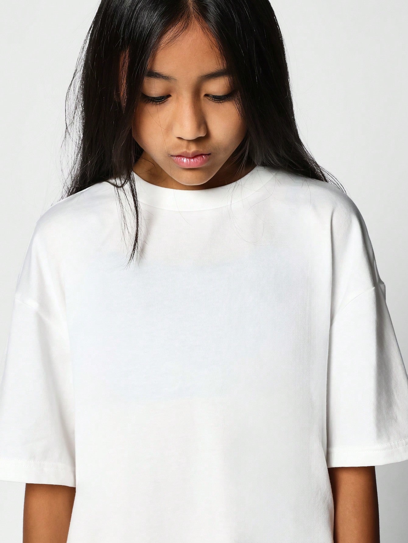 Tween Girl Regular Fit Essential Tee