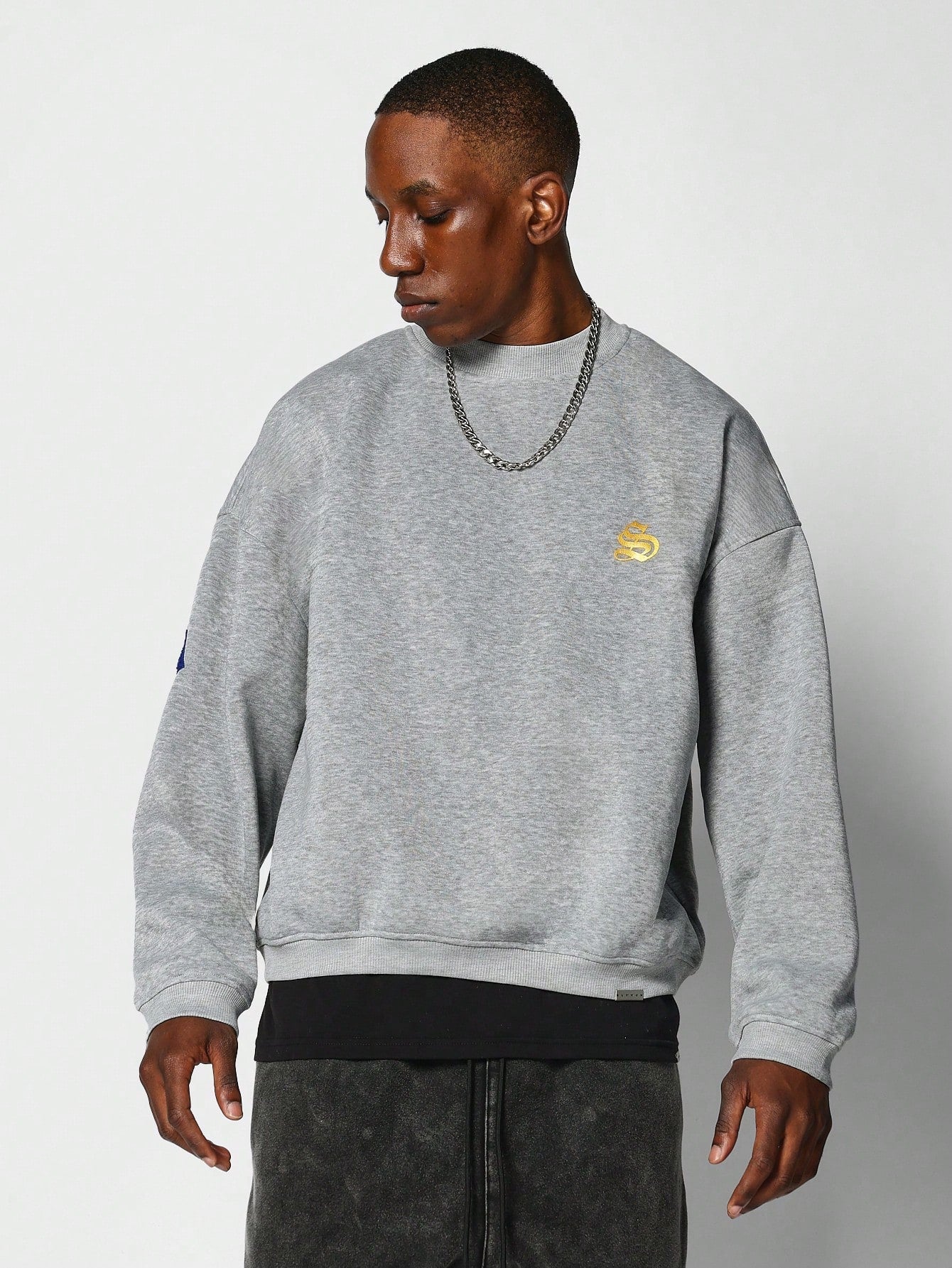 Oversized Crew Neck Sweatshirt With Front And Back Embroidery