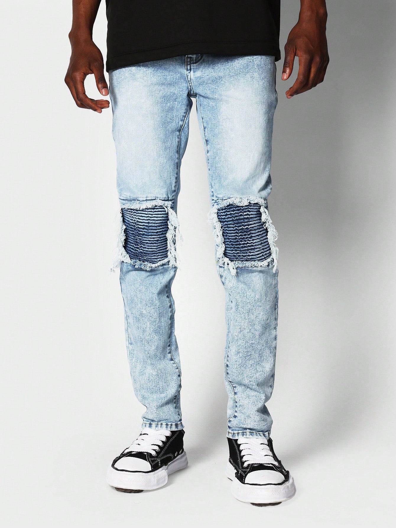 Skinny Fit Distressed Jean