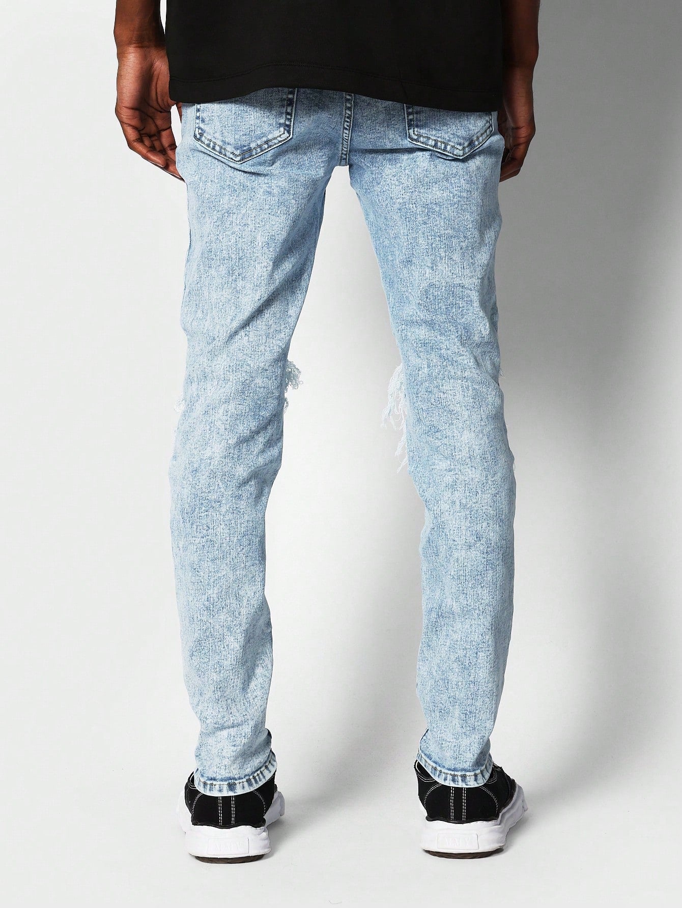 Skinny Fit Distressed Jean