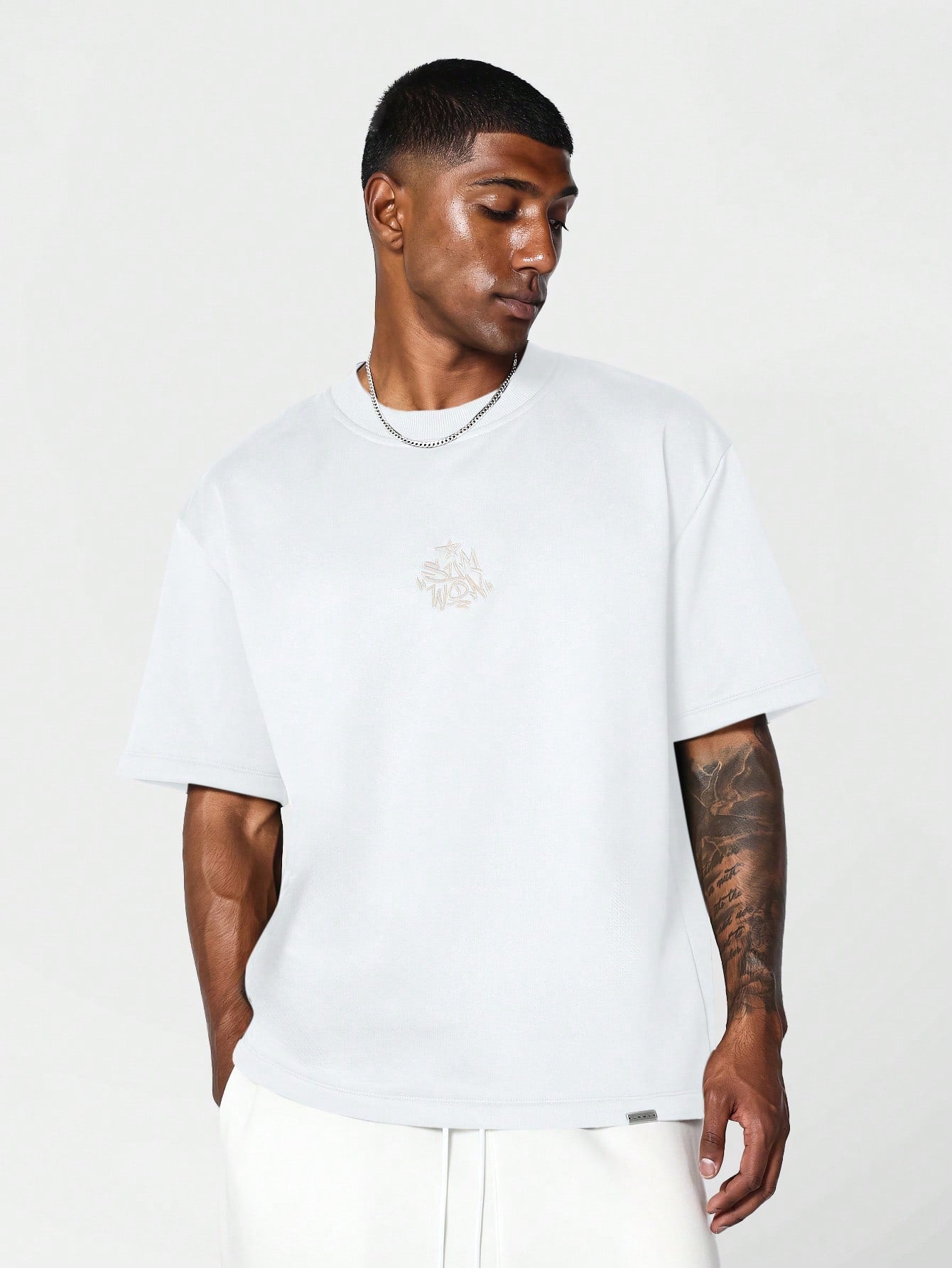 Regular Fit Short Sleeve Tee With Limited Edition Graphic Print And Front Embroidery