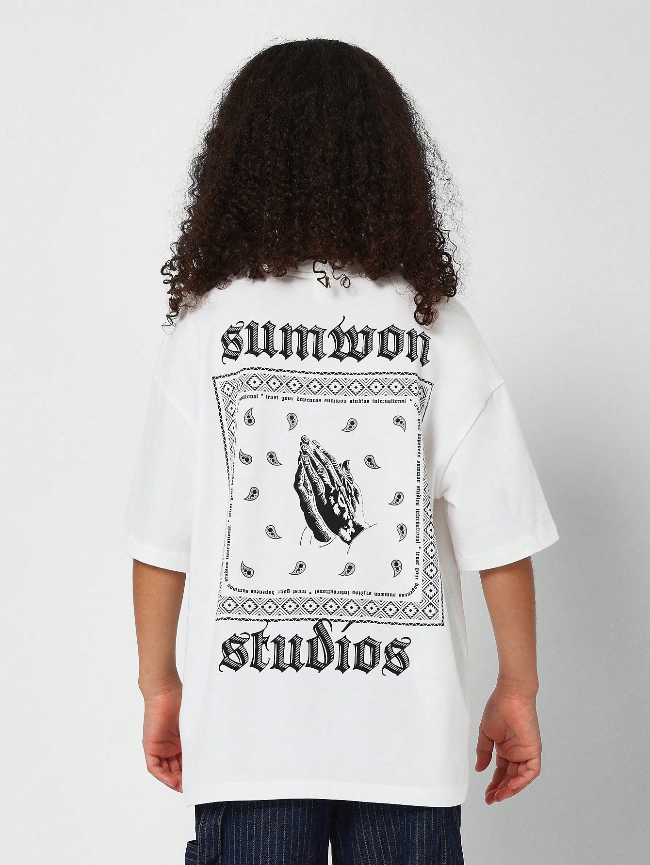 Tween Girls Oversized Fit Tee With Back Print