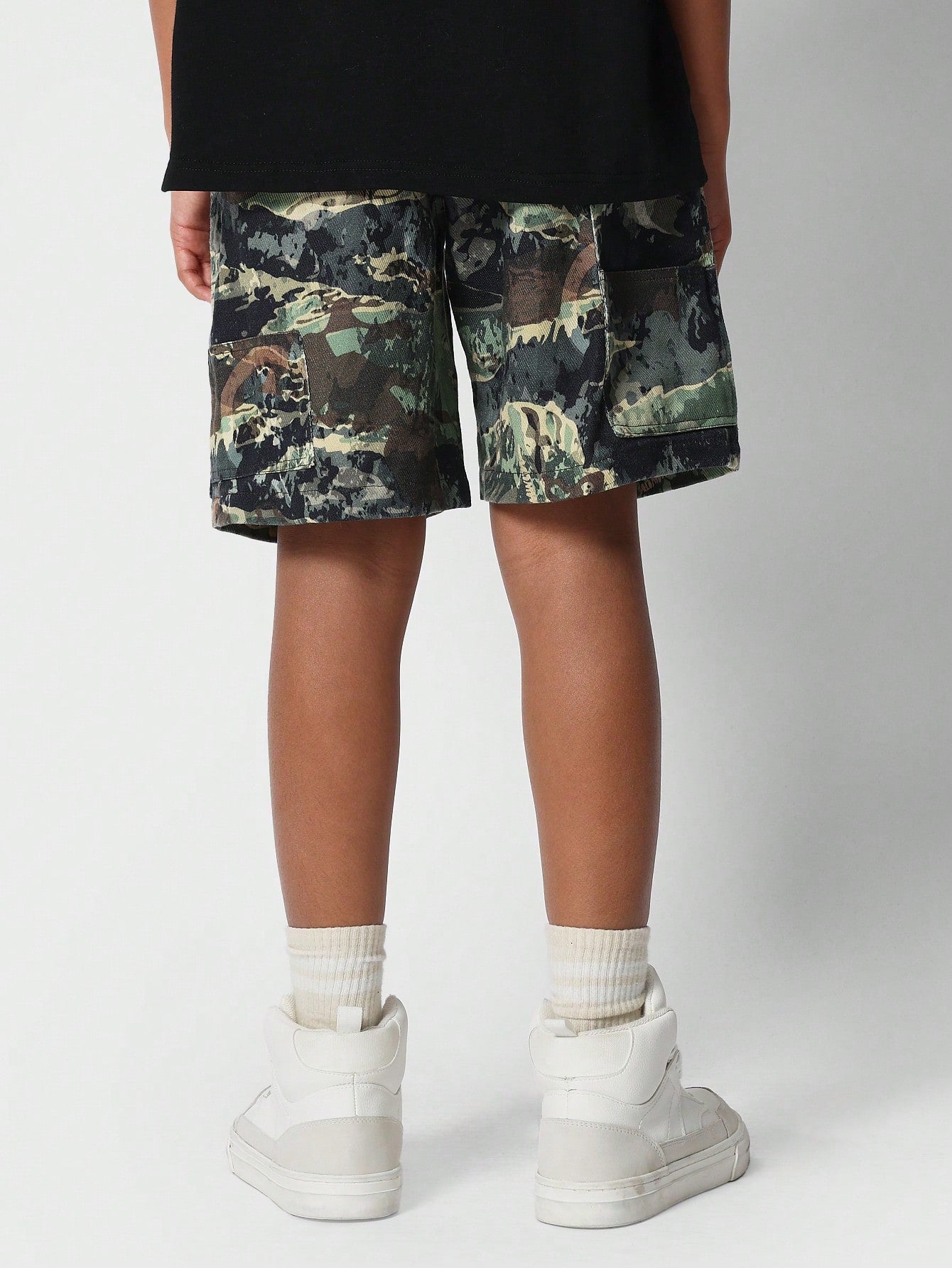 Tween Girls Carpenter Short With All Over Camo Print