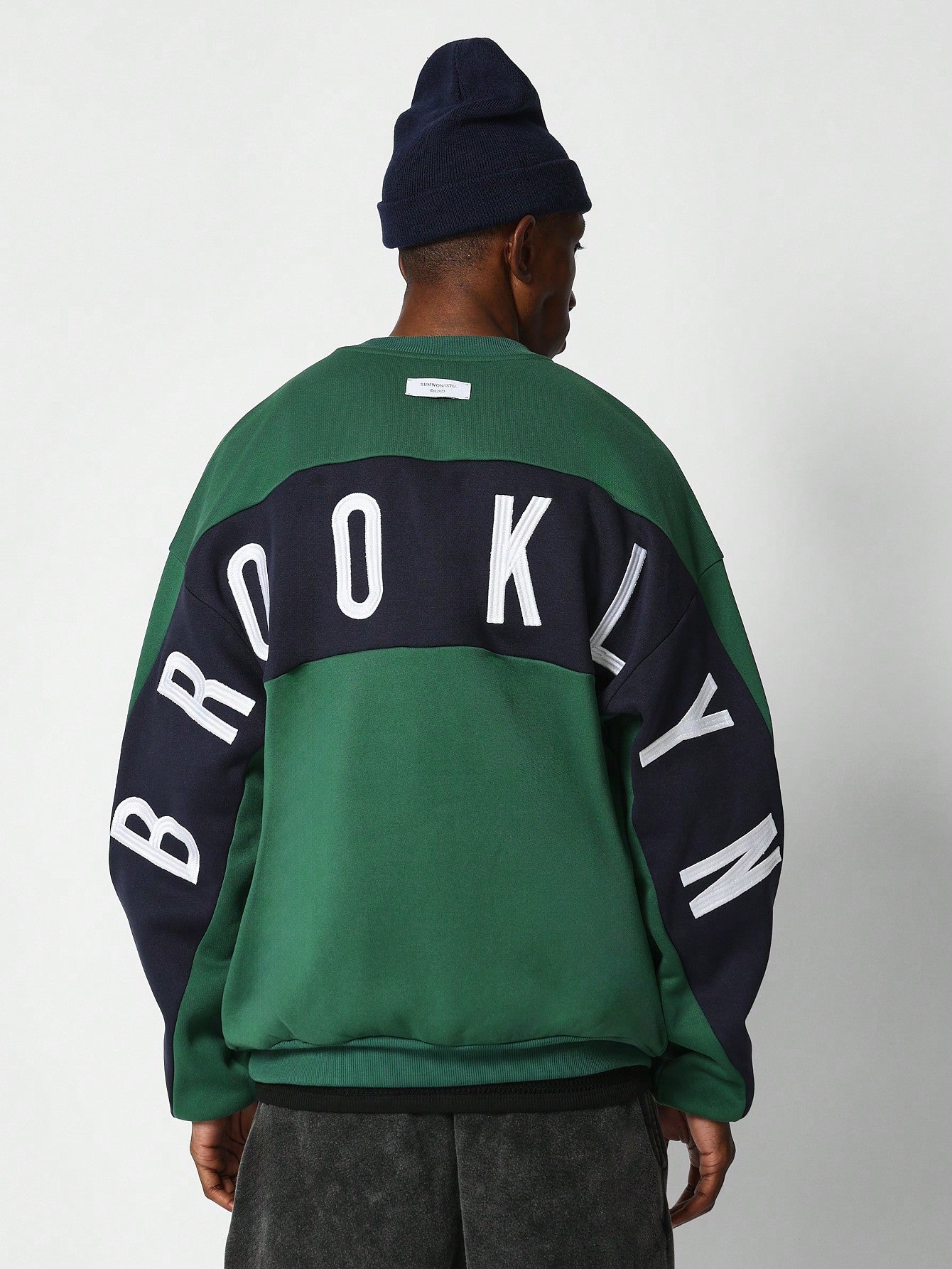 Crew Neck Colour Blocked Sweatshirt With Back Brooklyn Embroidery