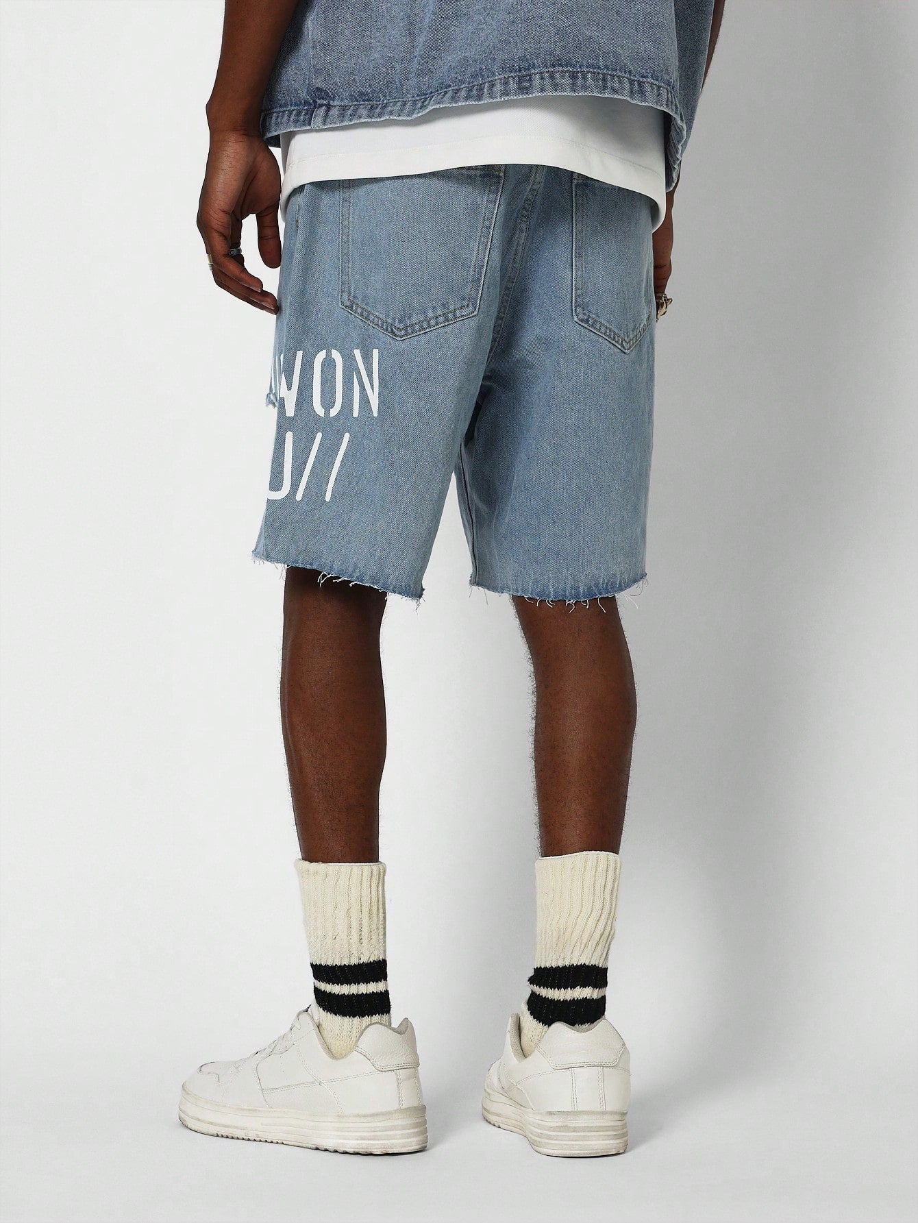 Denim Distressed Short With Graphic