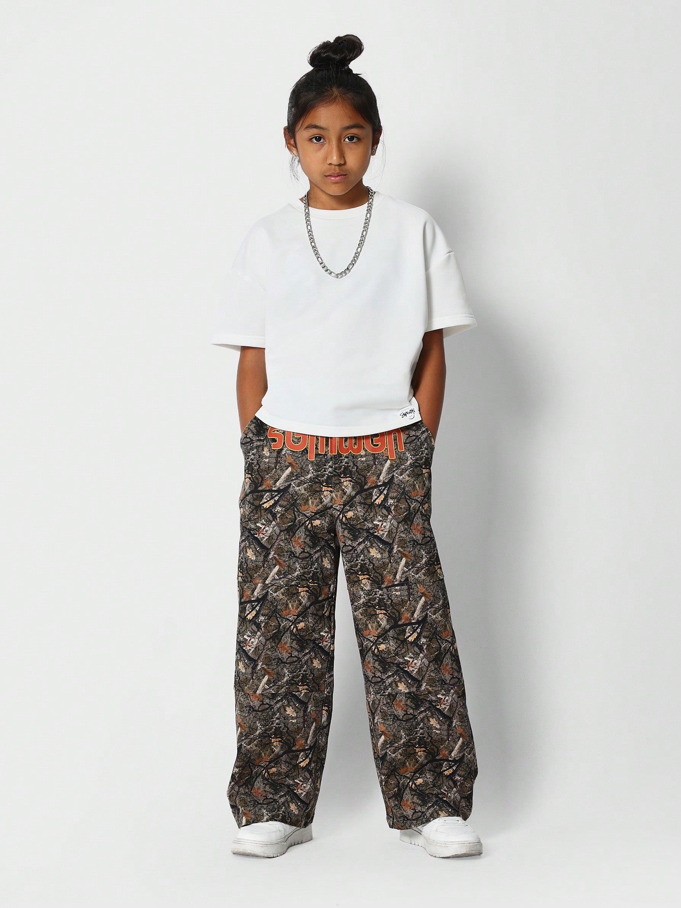 Tween Girls Flare Fit Pant With All Over Print