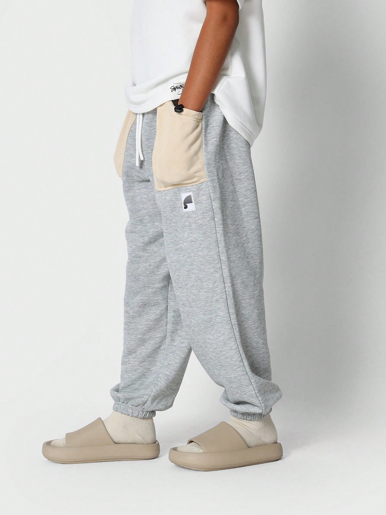 Tween Girls Jogger With Contrast Pockets