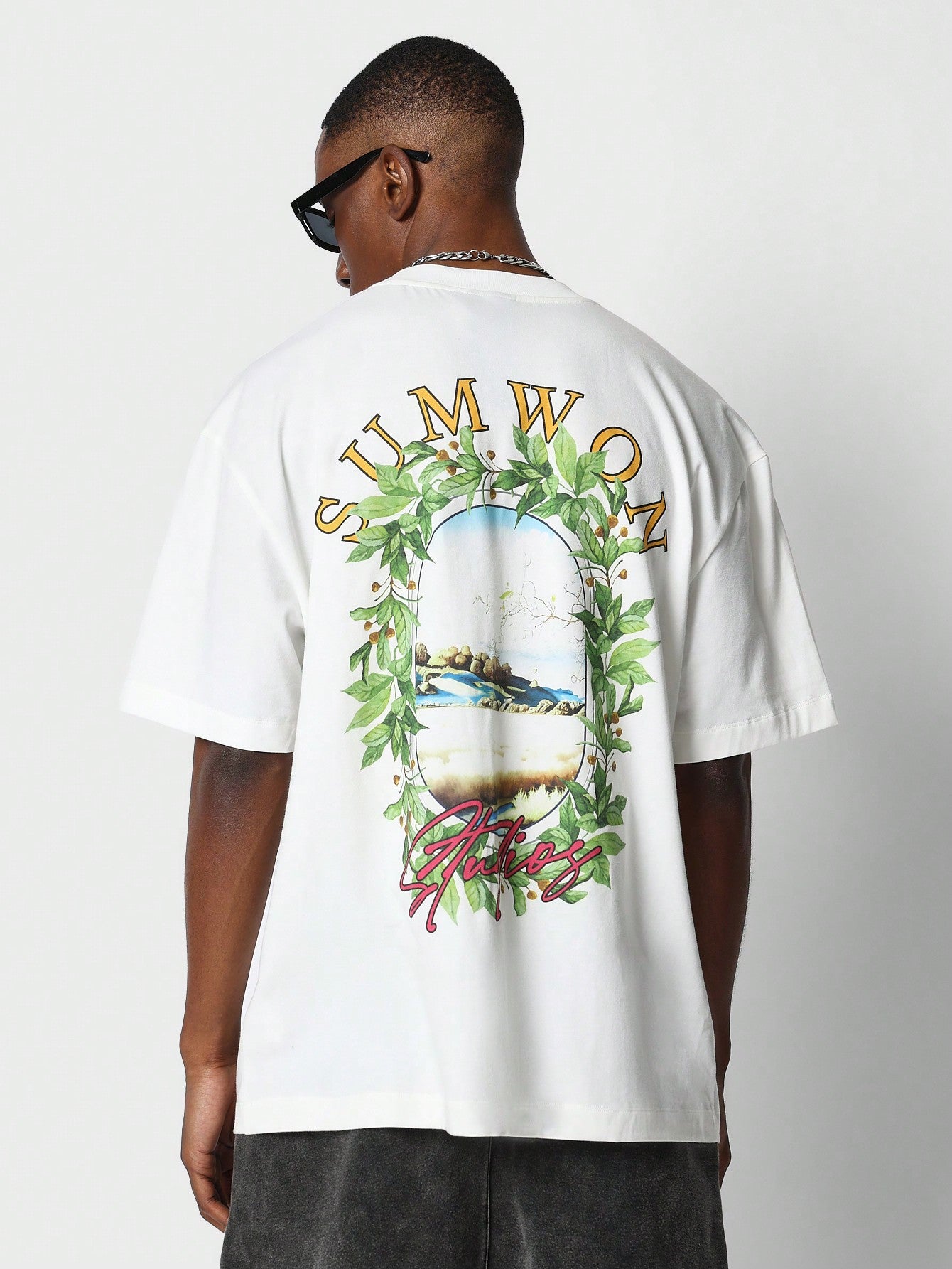 Resort Tee With Back Graphic Print