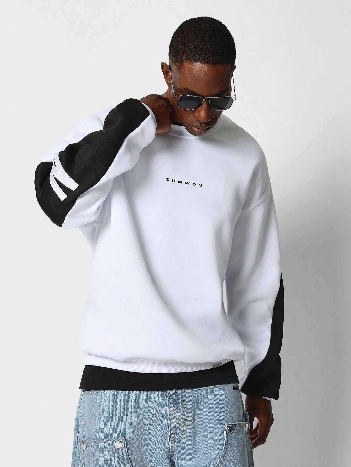 Crew Neck Colour Blocked Sweatshirt With Back Brooklyn Embroidery Coll