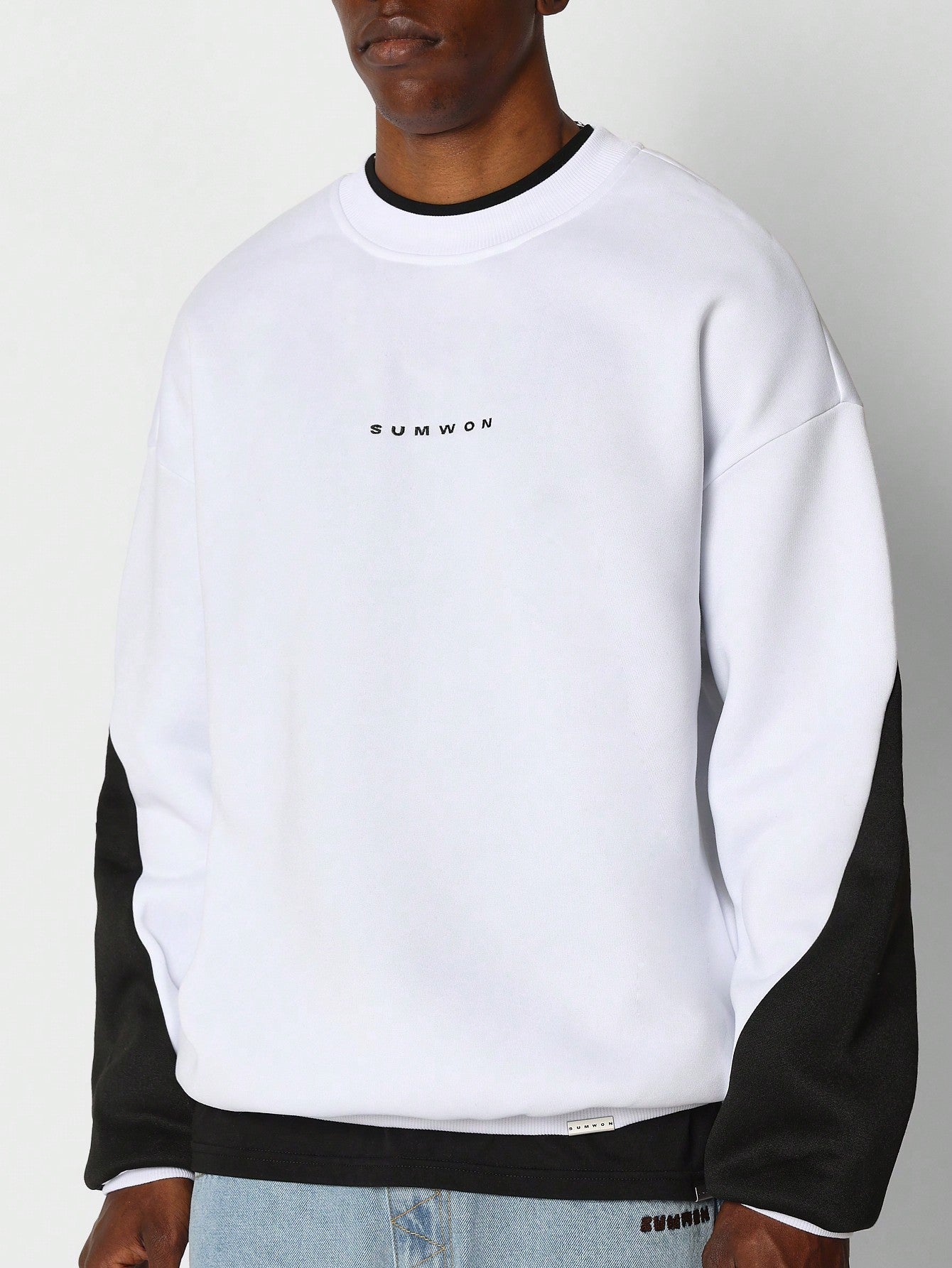 Crew Neck Colour Blocked Sweatshirt With Back Brooklyn Embroidery