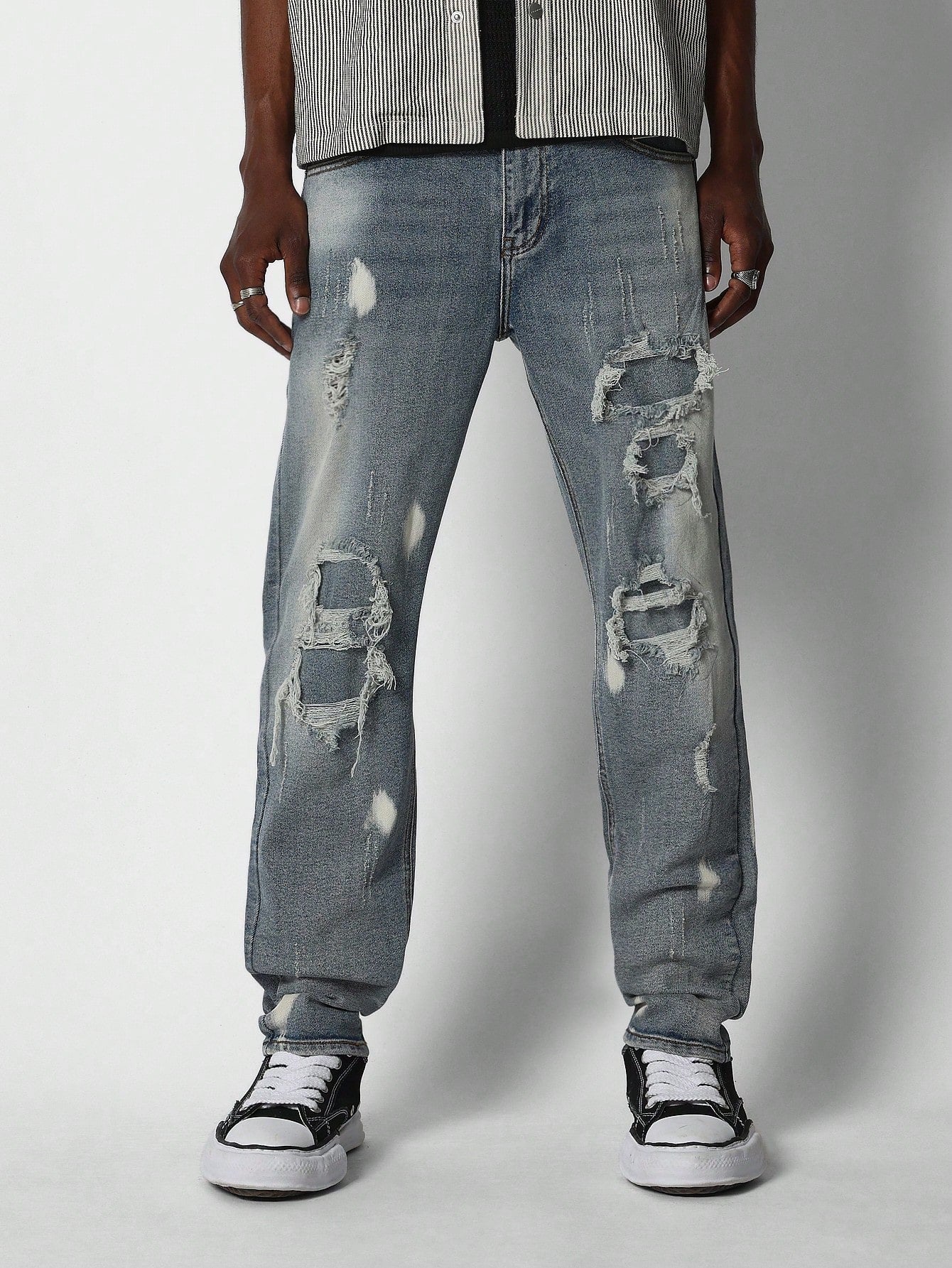 Skinny Fit Distressed Jean