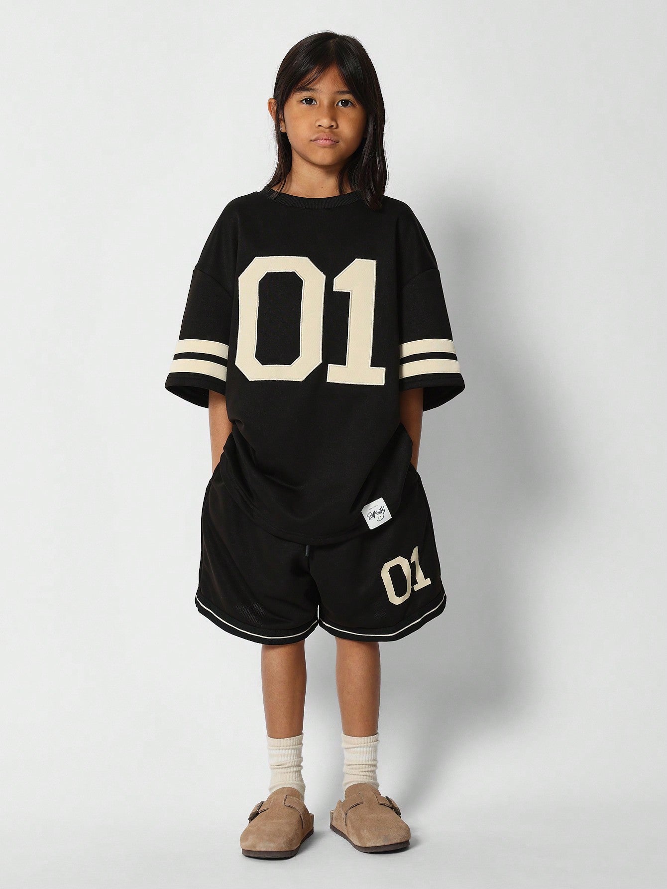 Tween Girls Oversized Fit Tee And Short With Number Print 2 Piece Set