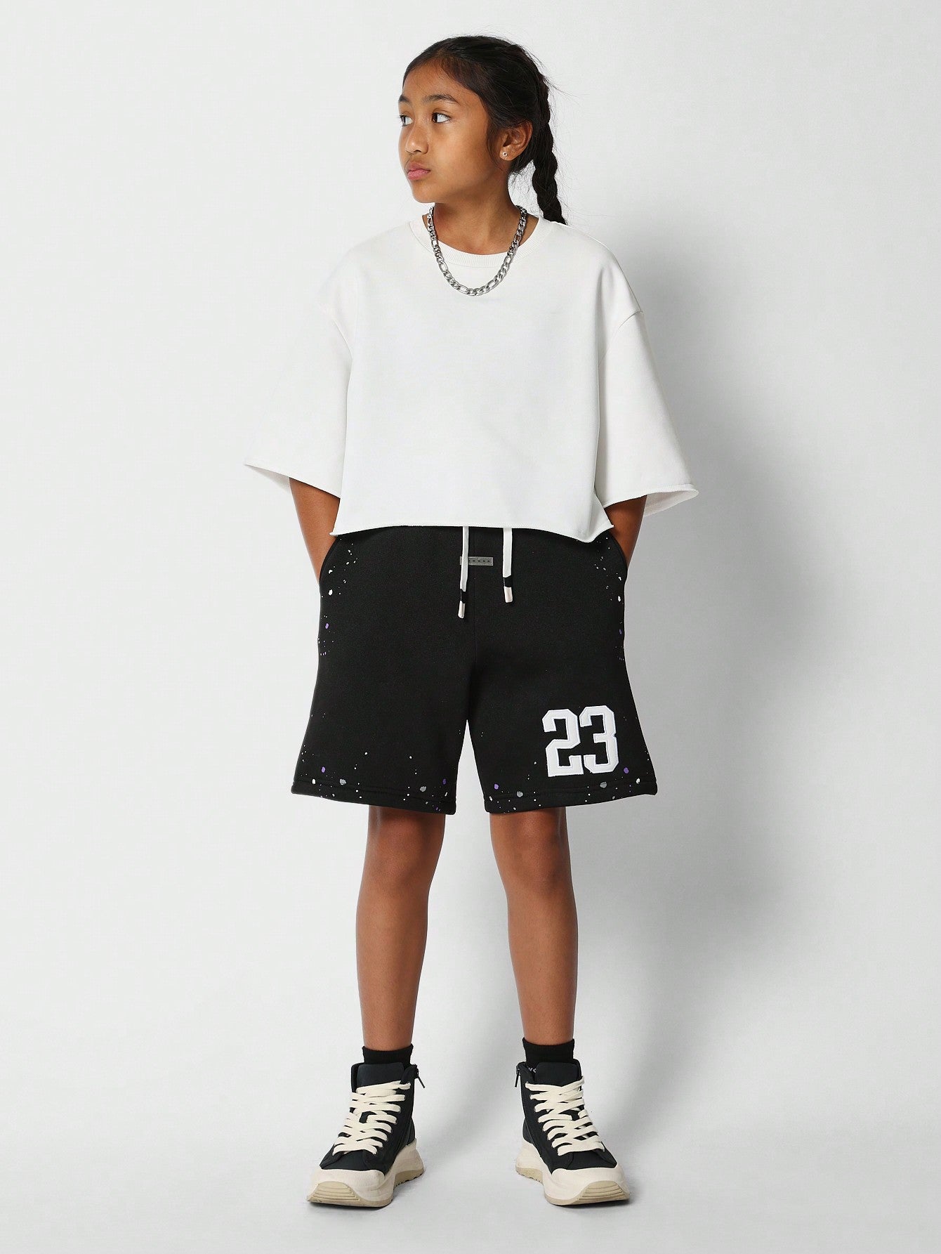 Tween Girls Bermuda Short With Number And Paint Print