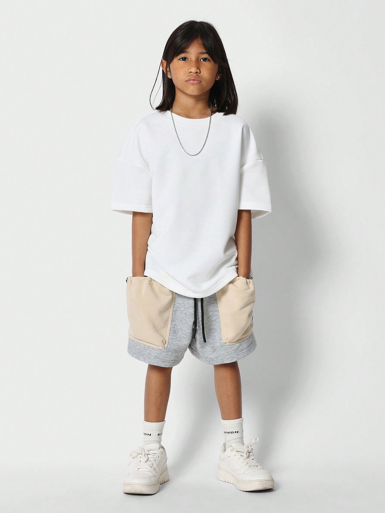 Tween Girls Drop Crotch Short With Contrast Pocket