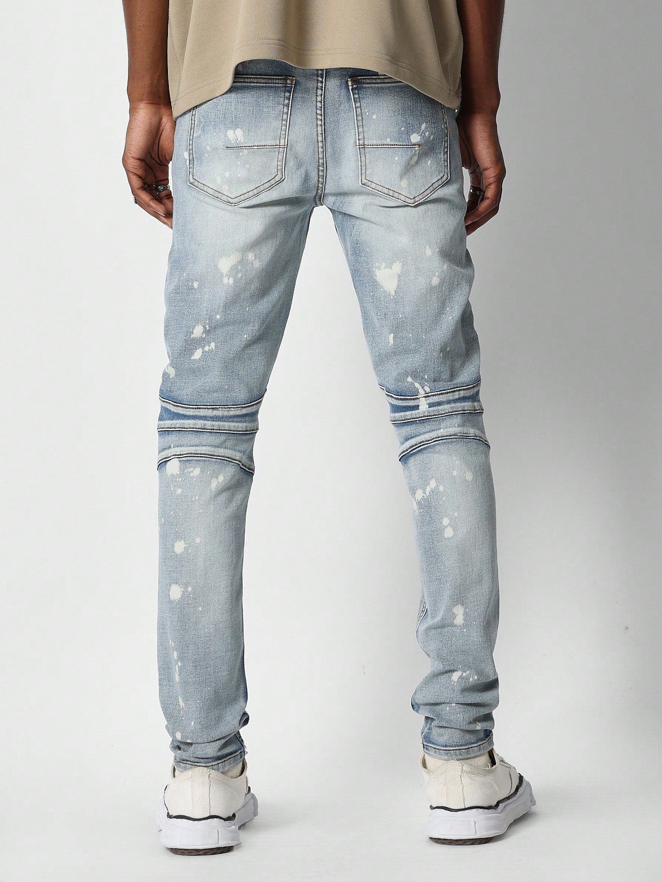 Skinny Fit Distressed Jean