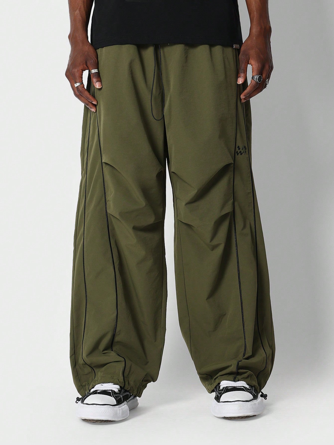 Loose Fit Baggy Parachute Pant With Piping Detail