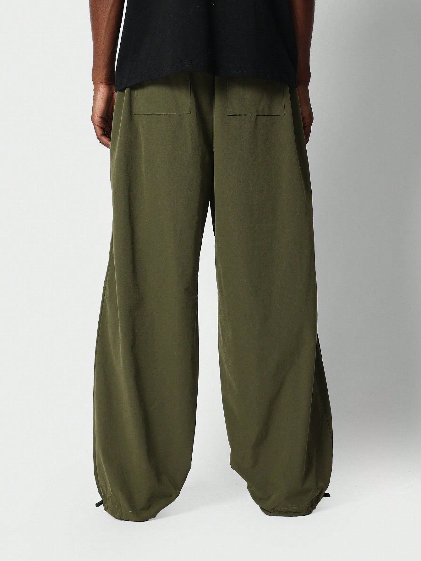 Loose Fit Baggy Parachute Pant With Piping Detail