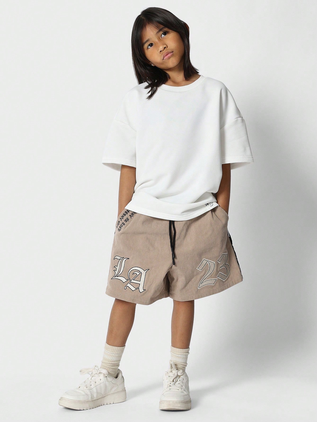 Tween Girls Corduroy Pull On Short With Applique