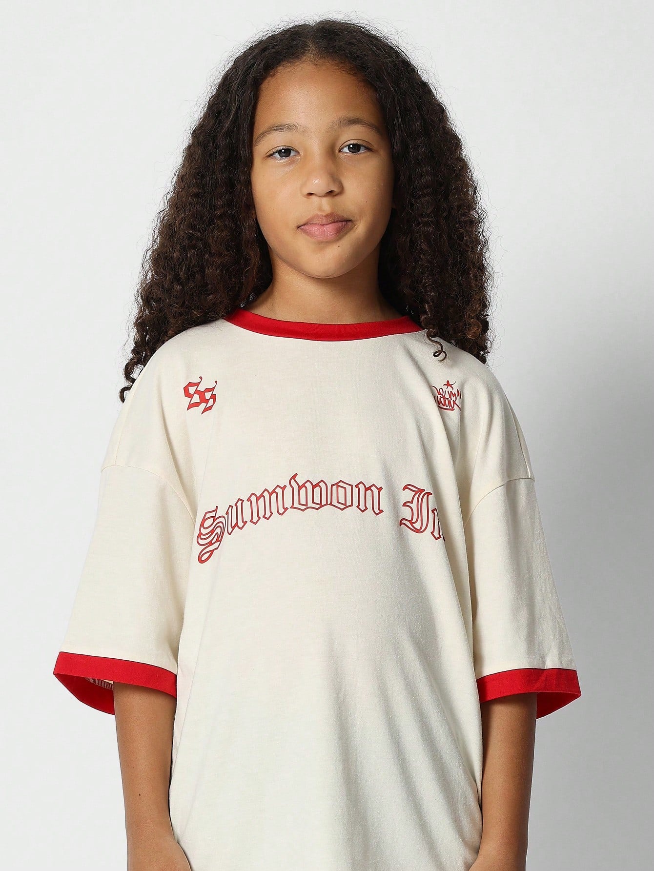 Tween Girls Oversized Fit Tee With Contrast Binding And Front Print