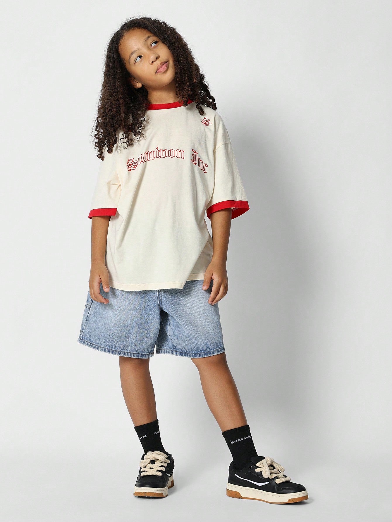 Tween Girls Oversized Fit Tee With Contrast Binding And Front Print