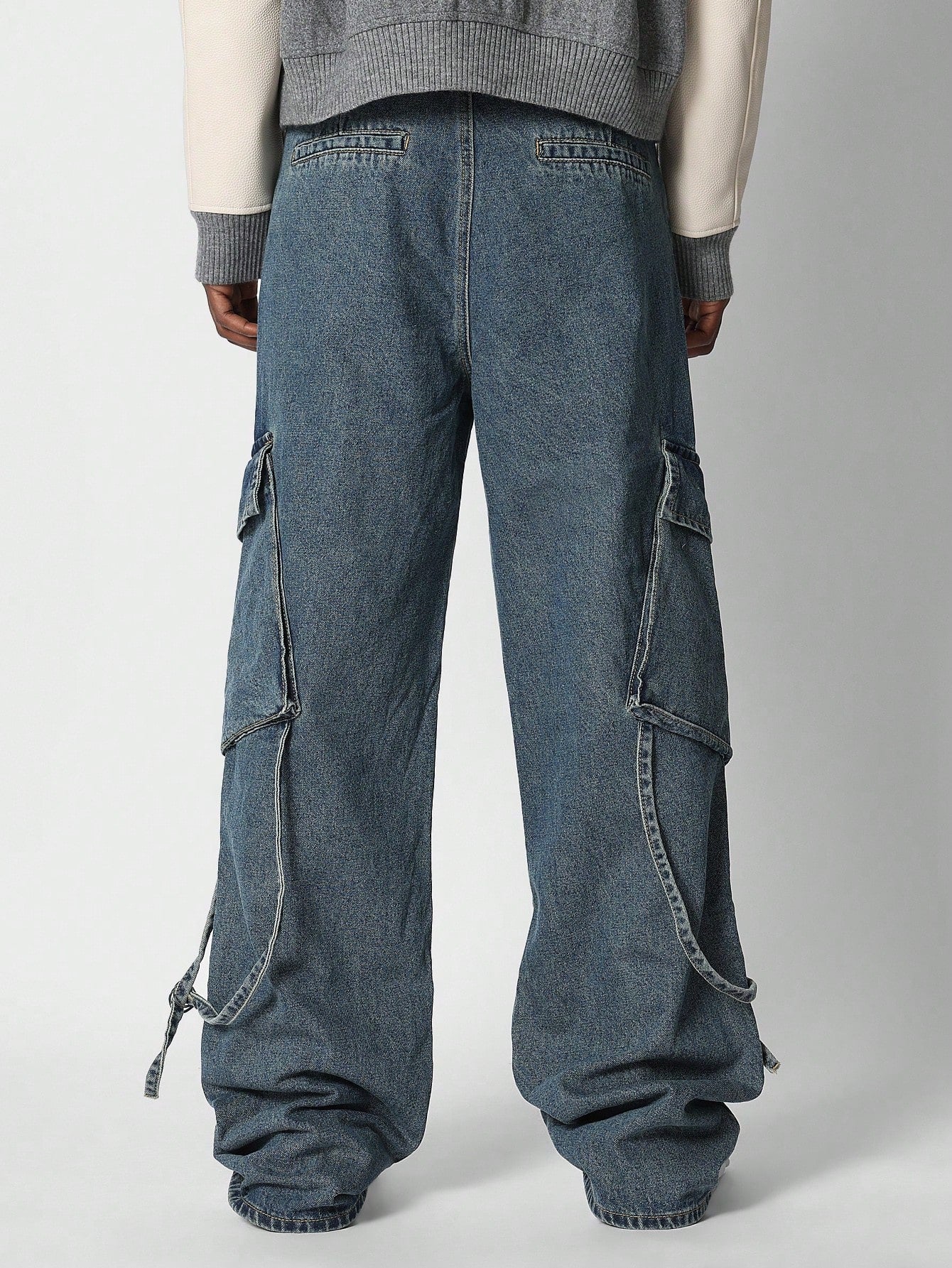 Loose Fit Cotton Flap Pocket Cargo Jeans