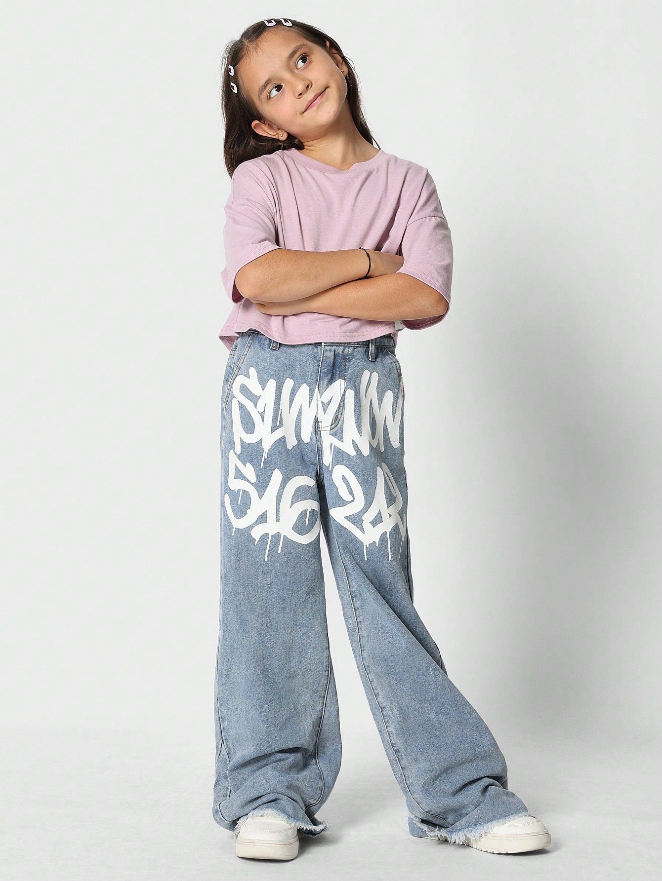 Tween Girls Loose Fit Jean With Front Print