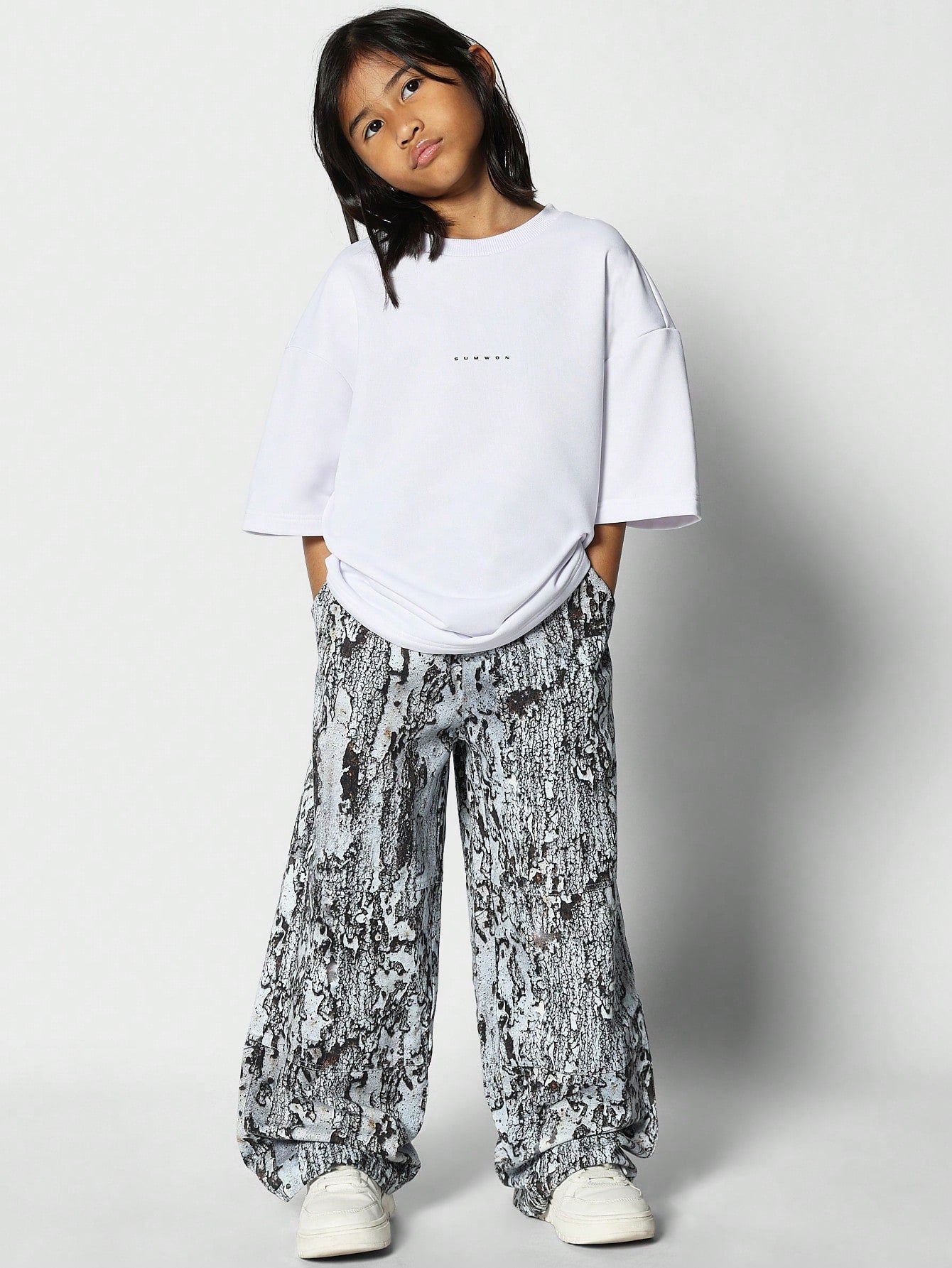 Tween Girls Flare Fit Pant With All Over Print