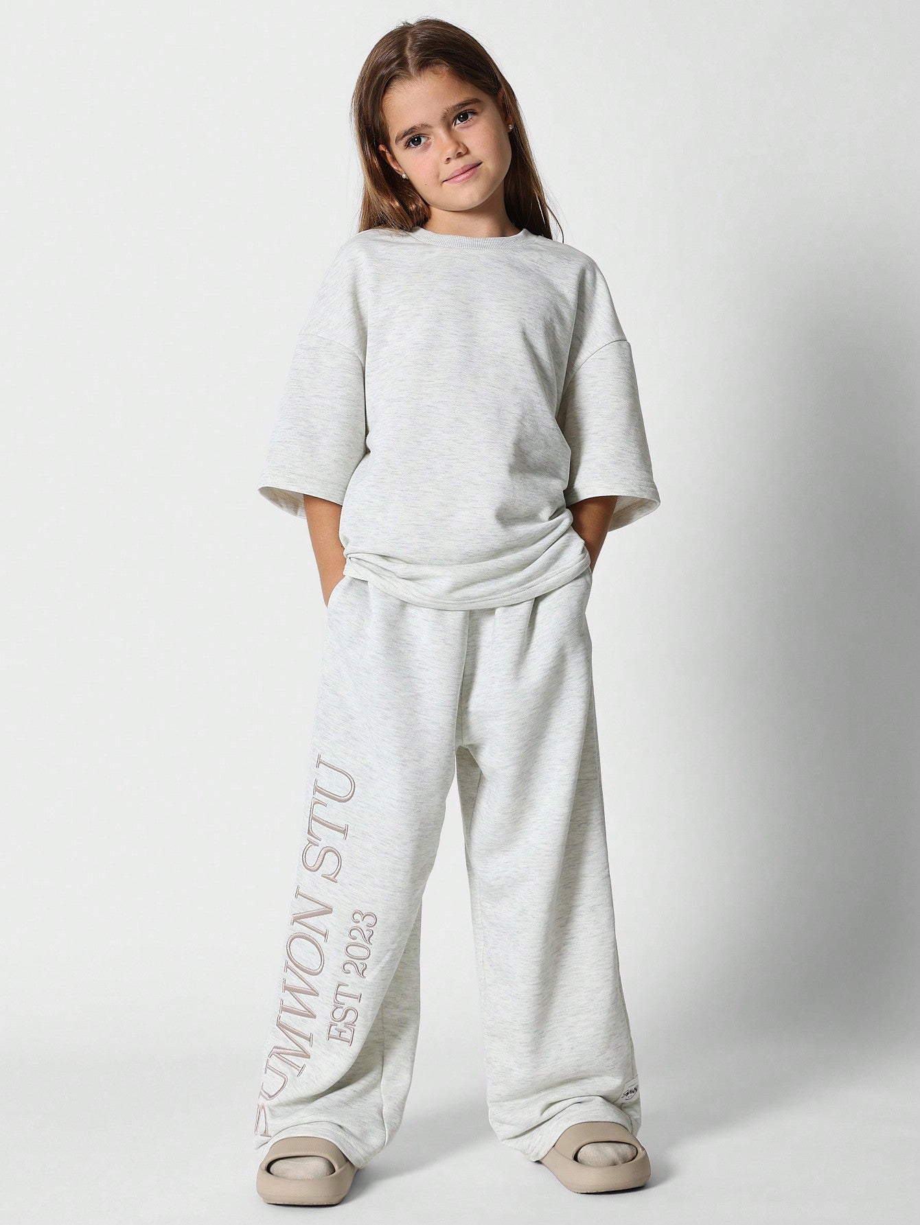 Tween Girls Everyday Play Oversized Elbow Sleeve Tee And Loose Fit Sweatpants With Embroidery Print 2 Piece Set