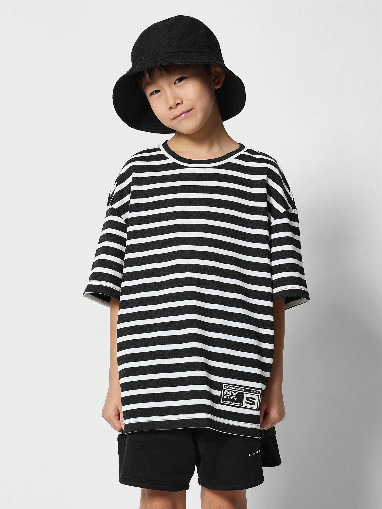 Tween Boys Drop Shoulder Oversized Fit Tee With Stripe Print