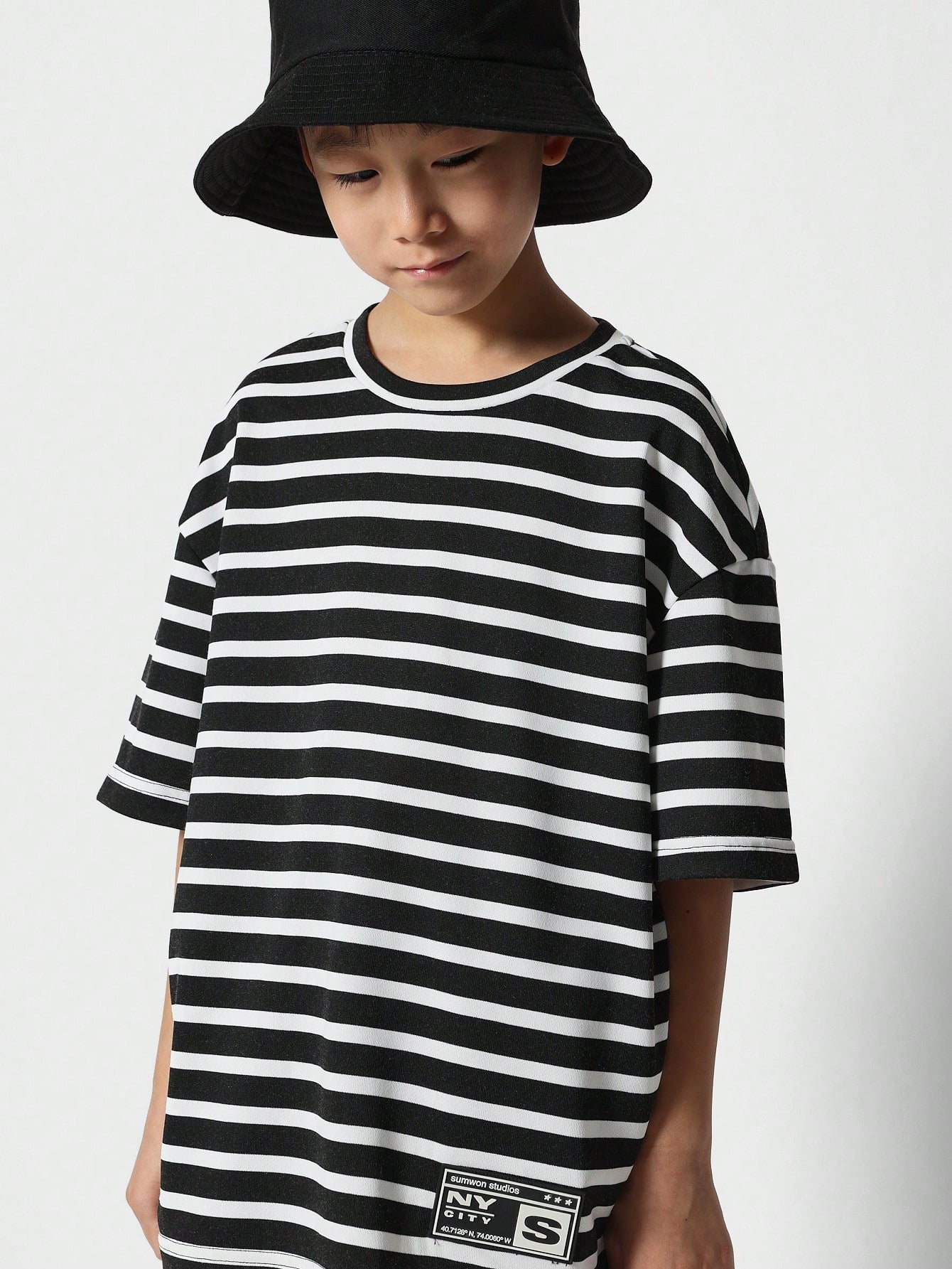 Tween Boys Drop Shoulder Oversized Fit Tee With Stripe Print