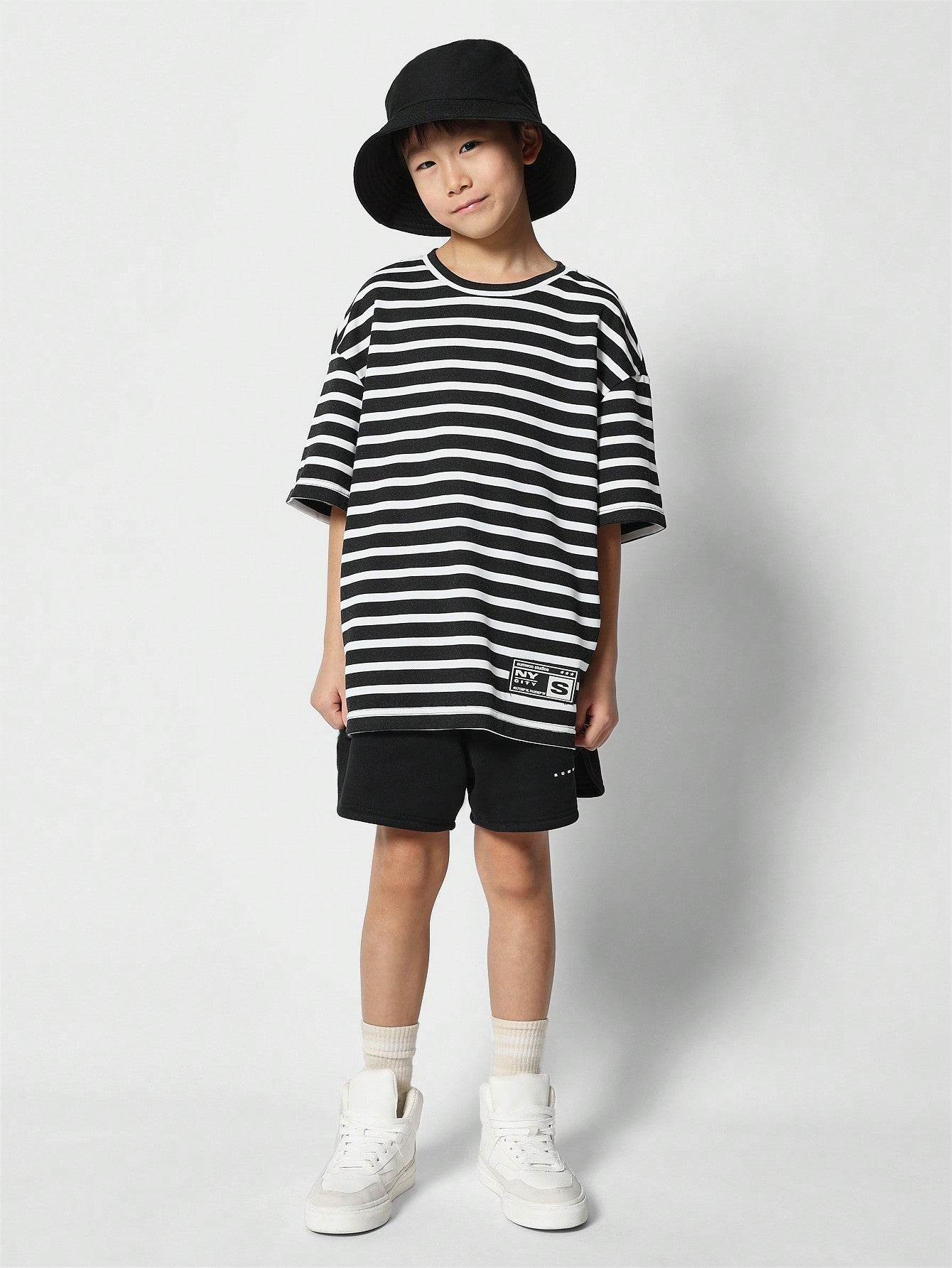 Tween Boys Drop Shoulder Oversized Fit Tee With Stripe Print