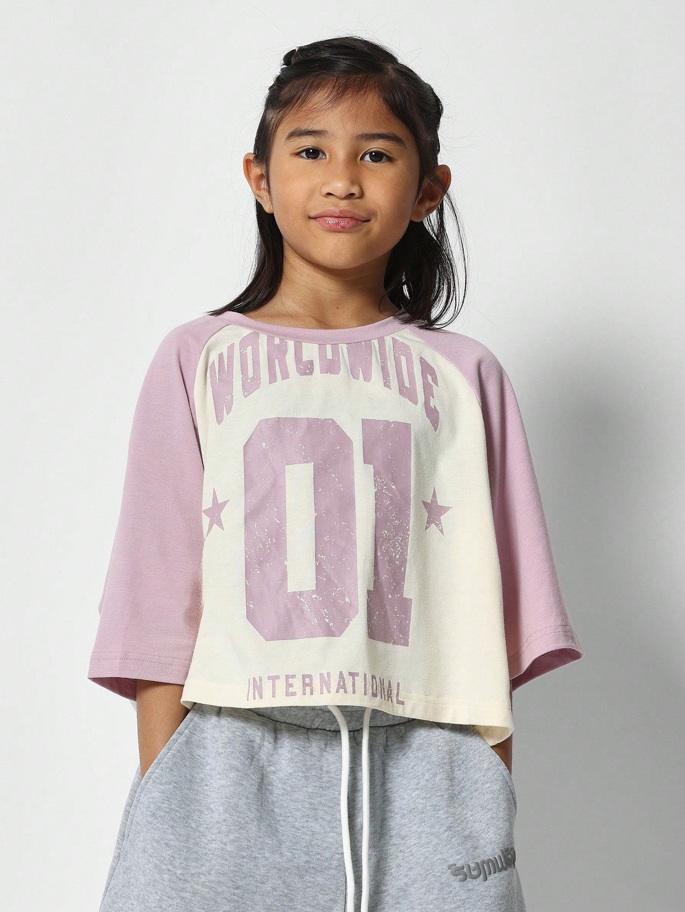 Tween Girls Oversized Crop Fit Raglan Tee With Front Graphic Print