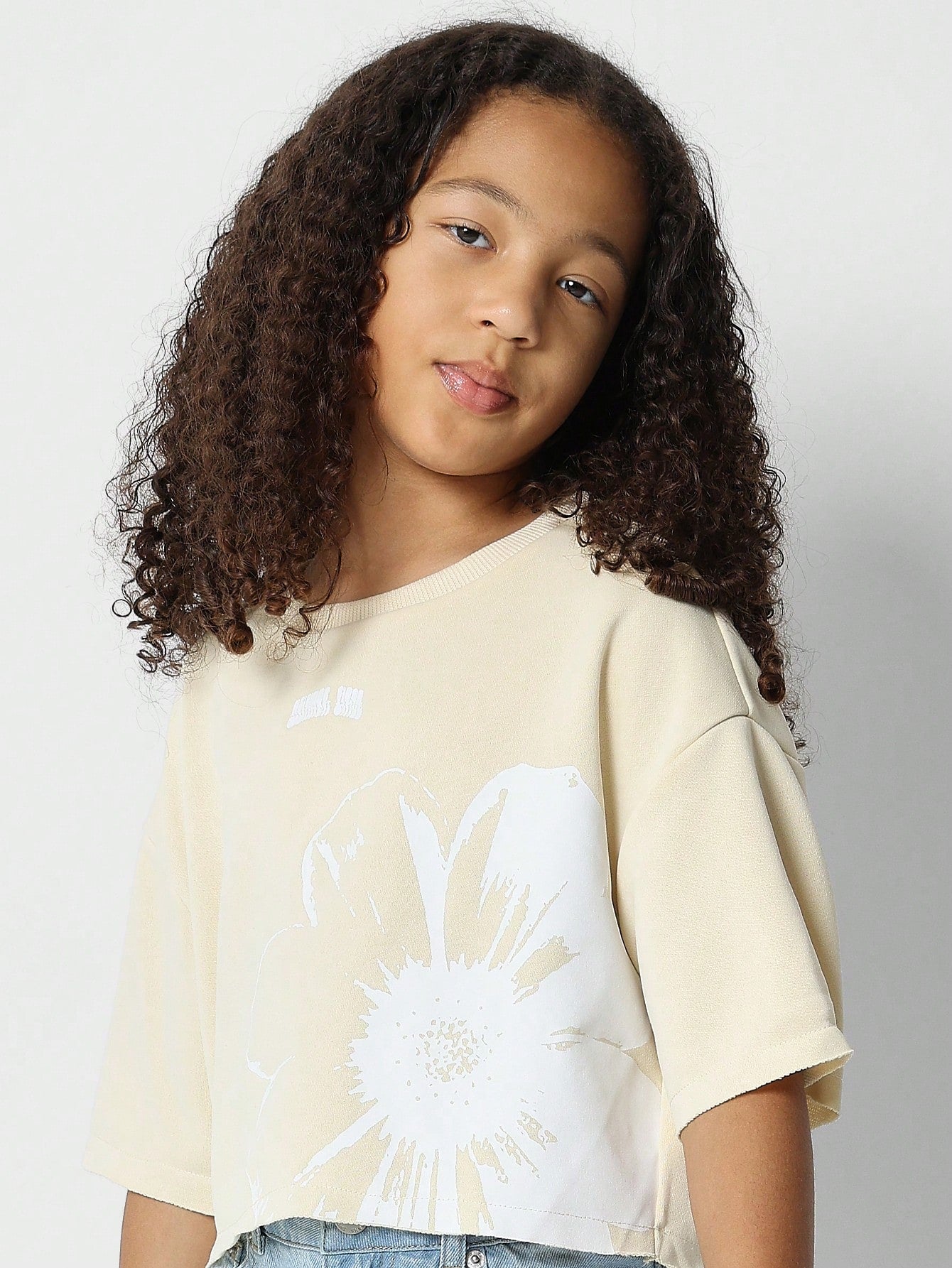 Tween Girls Crop Fit Tee With Flower Print