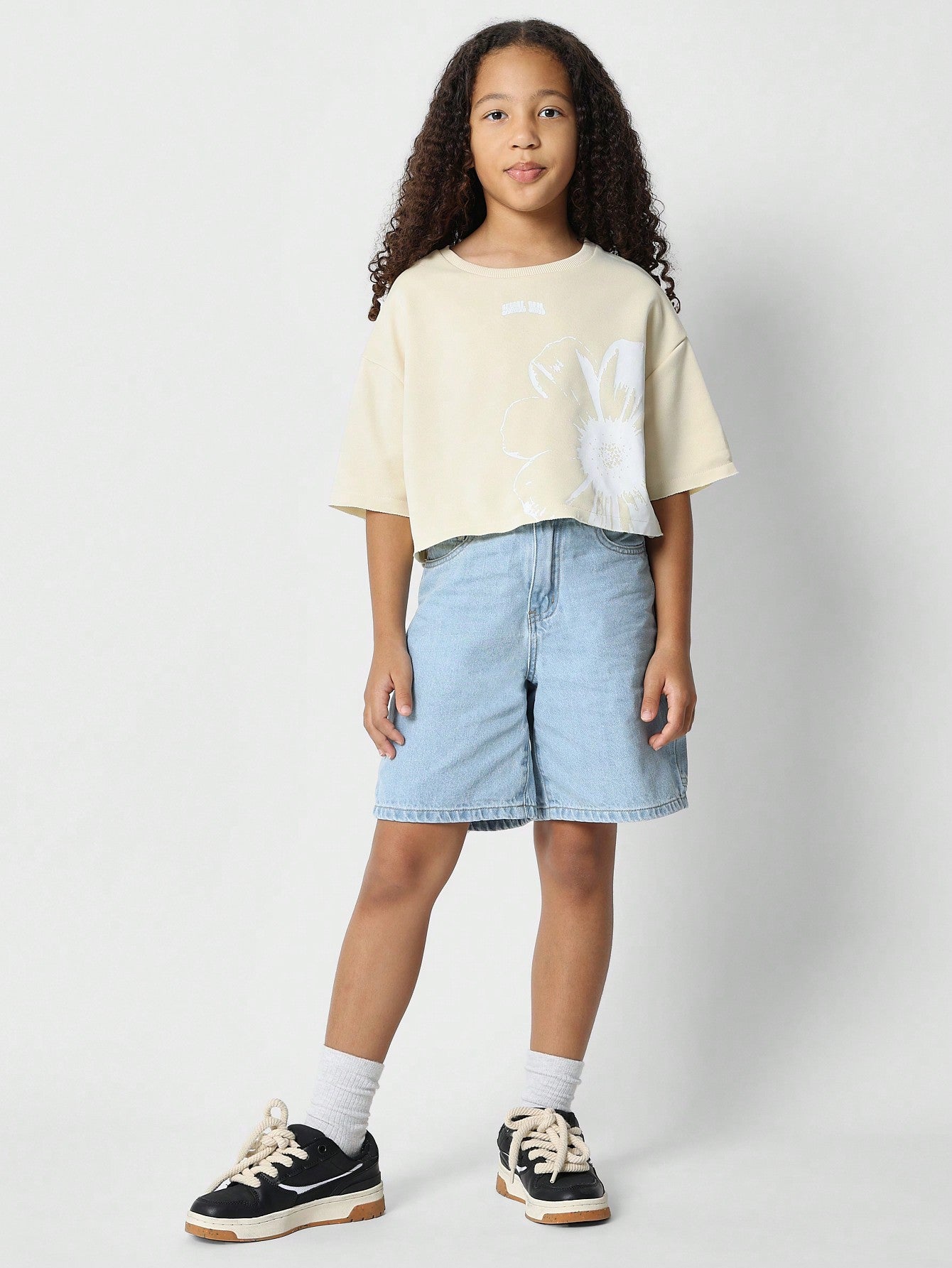 Tween Girls Crop Fit Tee With Flower Print