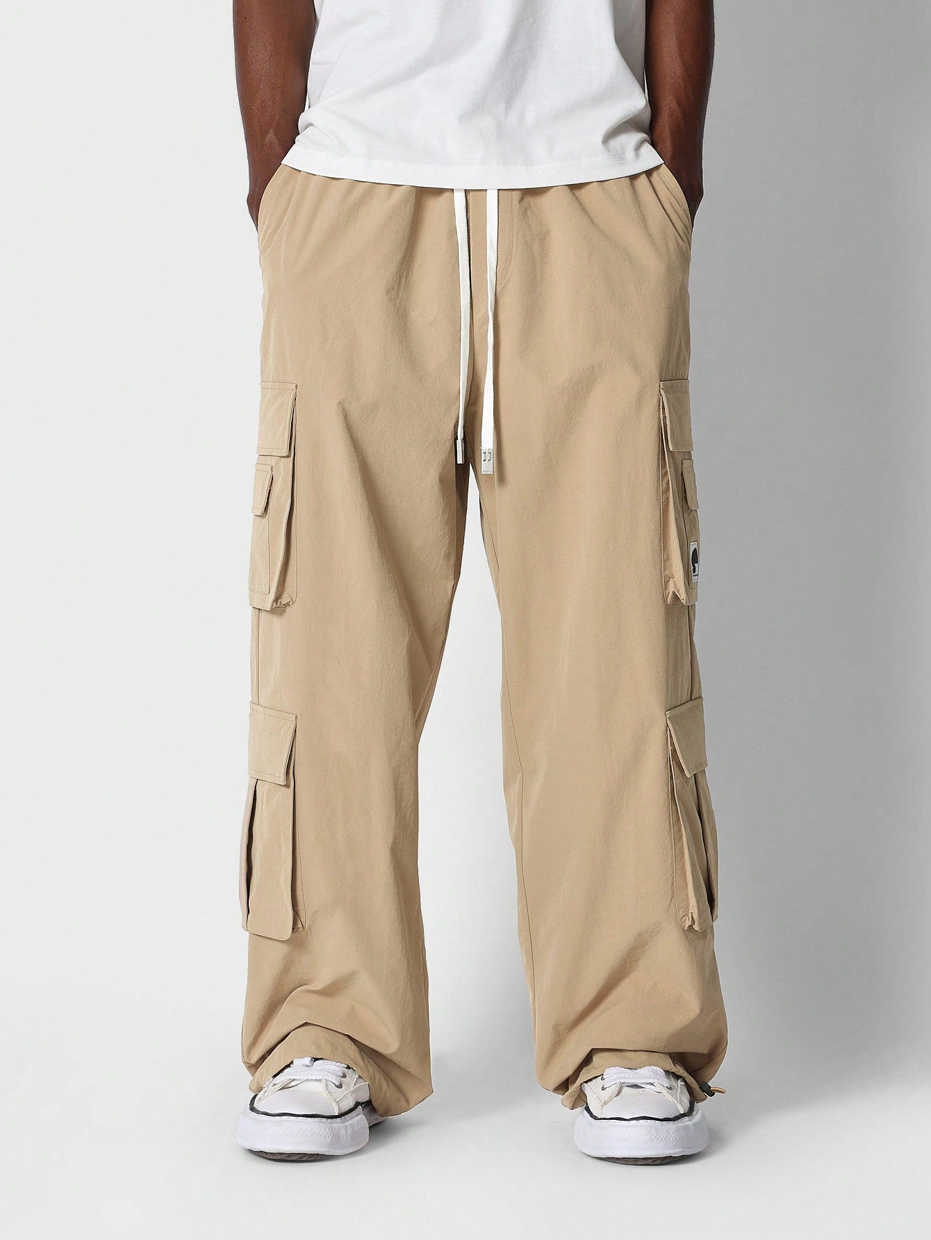 Loose Fit Cargo Pocket Parachute Pant