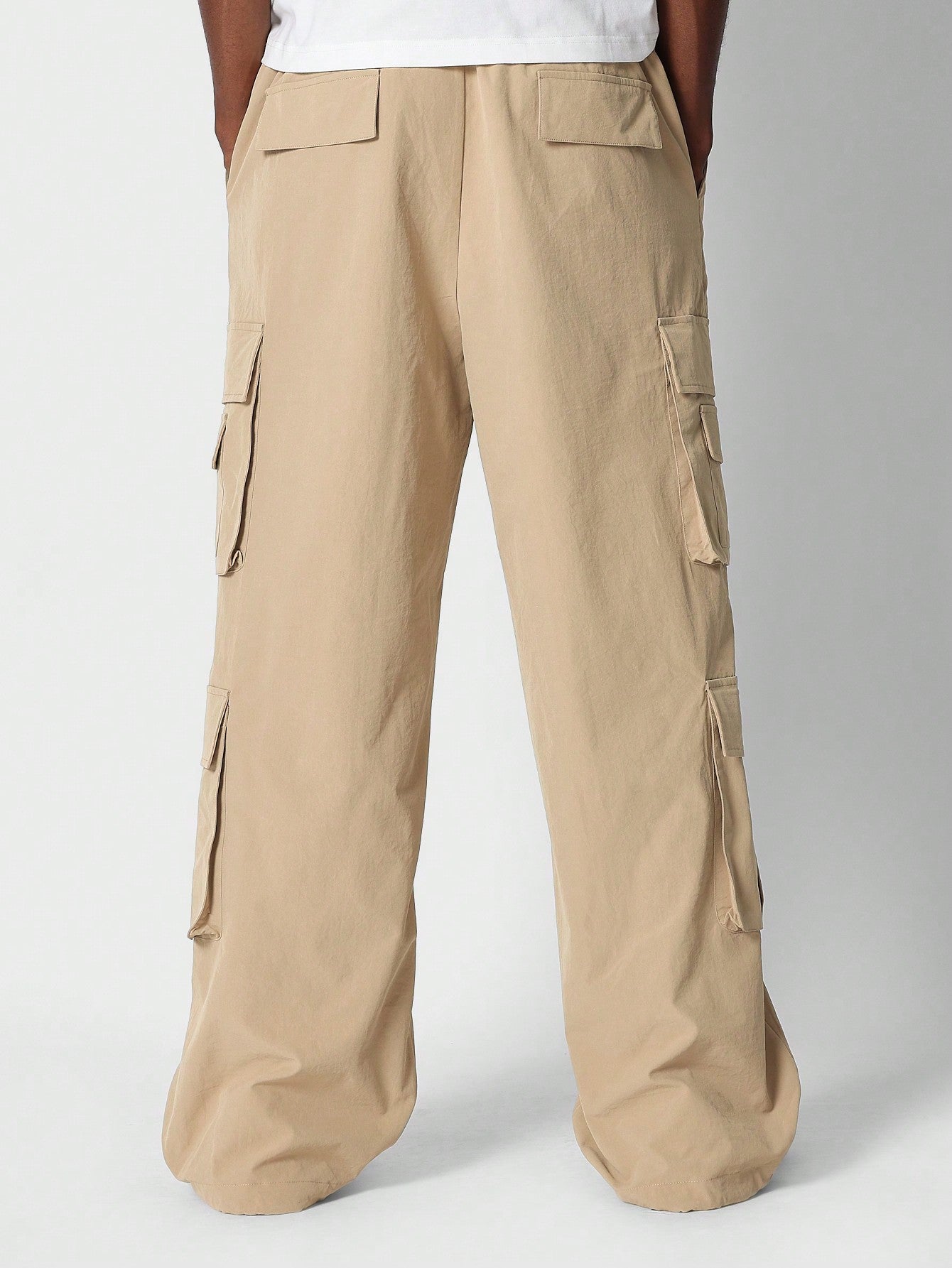 Loose Fit Cargo Pocket Parachute Pant