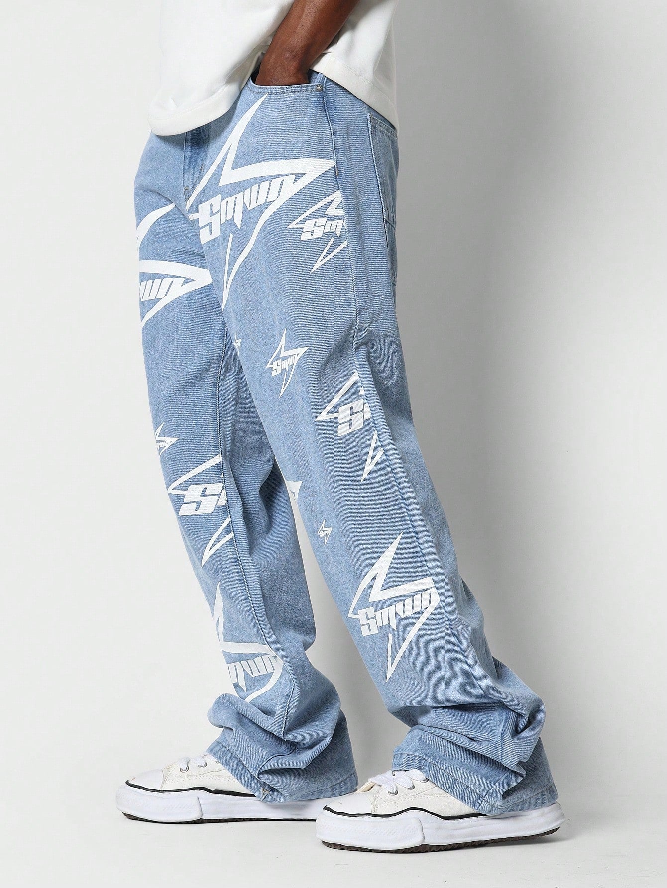 Loose Fit Jean With Front Thunder Graphic