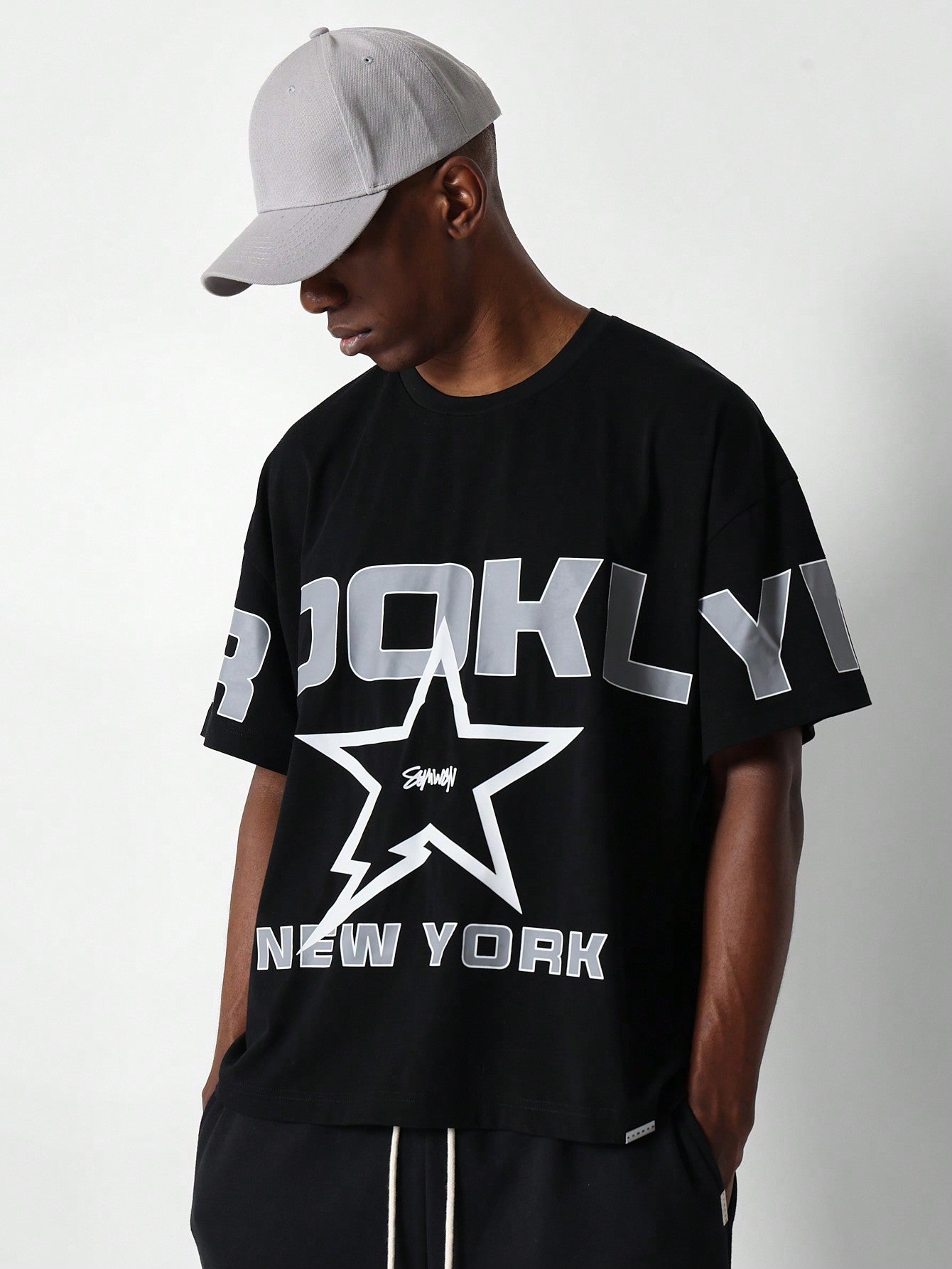 Crop Fit Tee With Brooklyn New York & Star Thunder Graphic Print