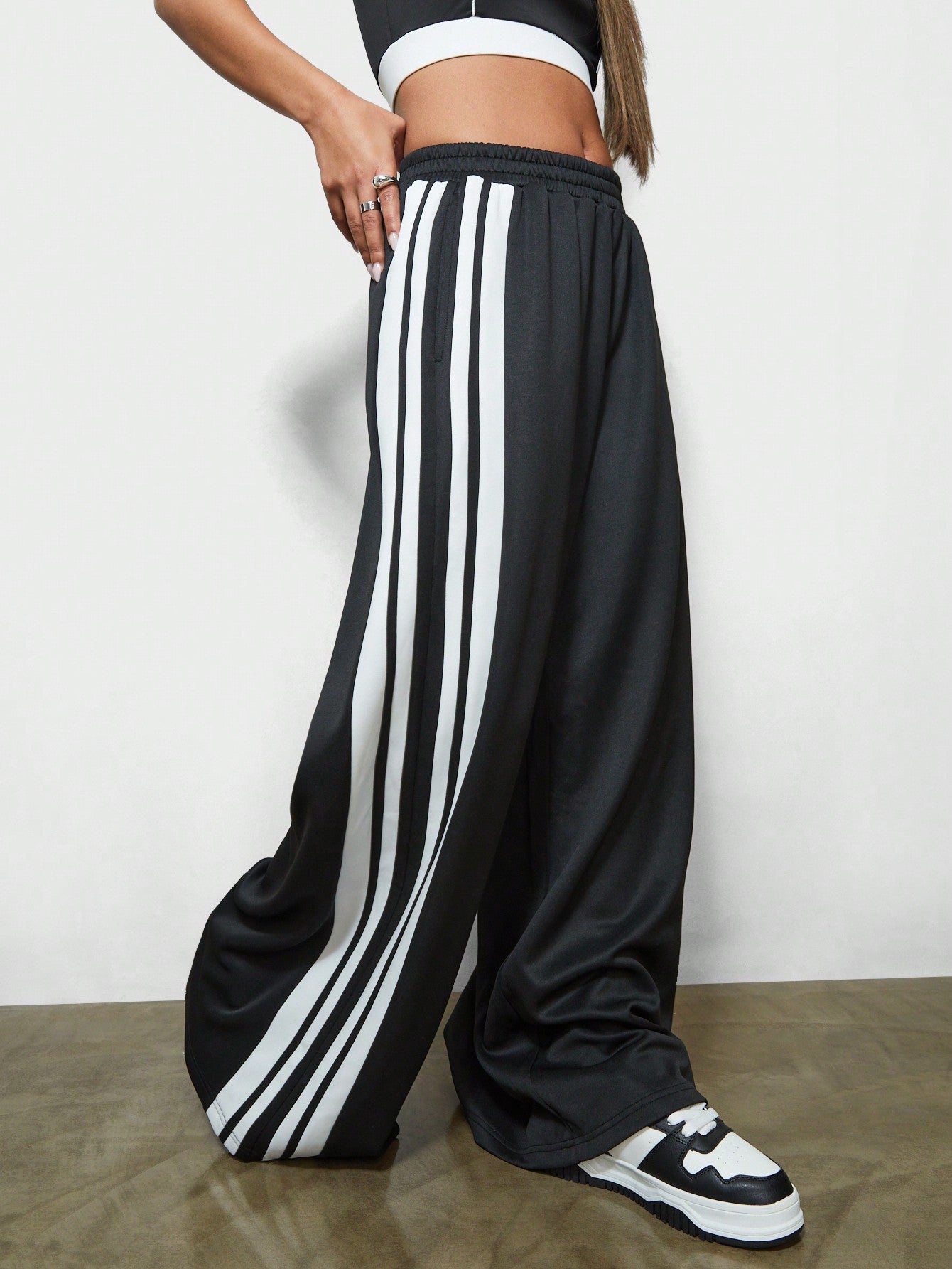 SUMWON X WOMEN Wide Leg Jogger With Side Stripe