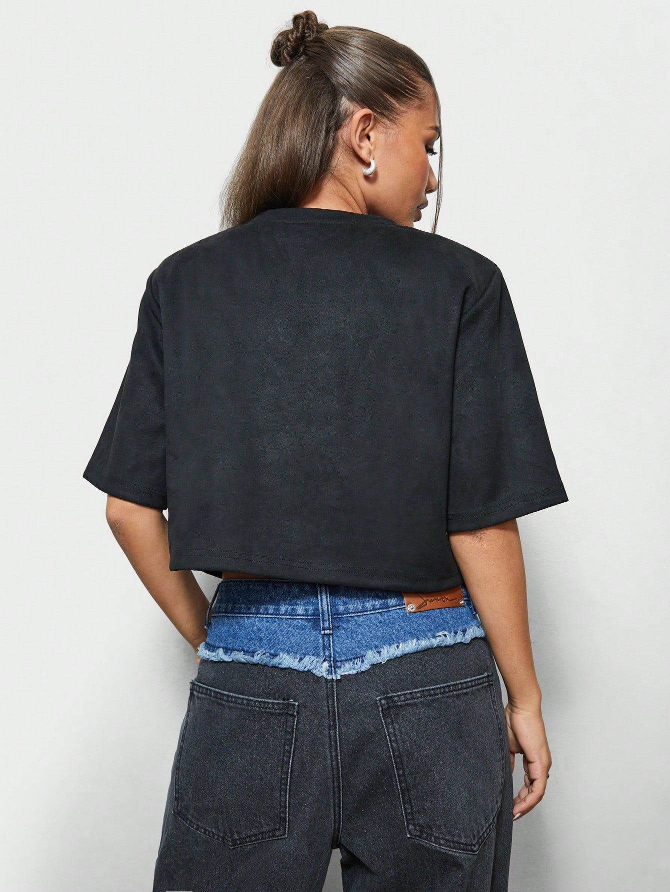 SUMWON WOMEN Suedette Shoulder Pad Crop Tee