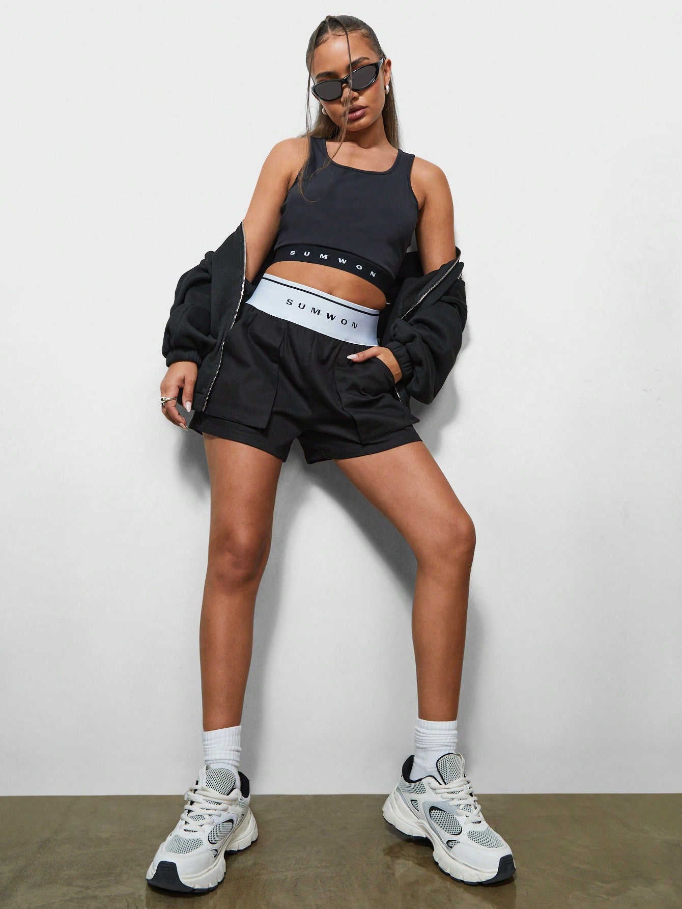 SUMWON WOMEN Open Back Logo Crop Top