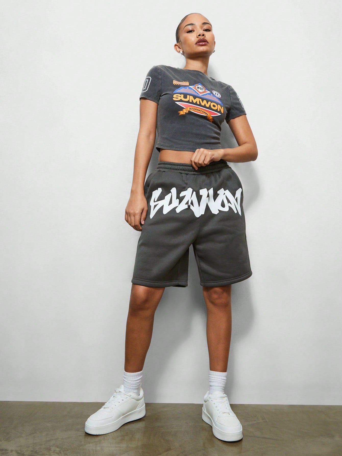 SUMWON WOMEN Drop Crotch Short With Graffiti Graphic Print