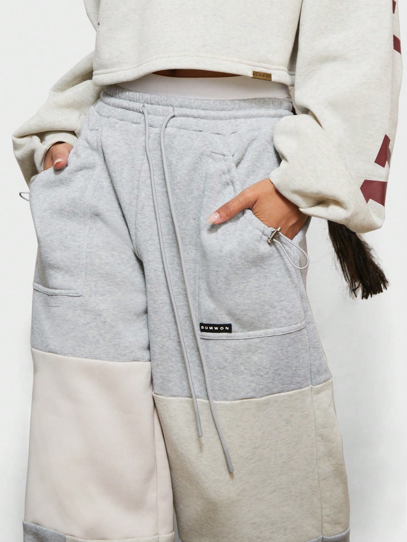 SUMWON WOMEN Colour Blocking Sweatpants With Bungy Cord Pocket Details