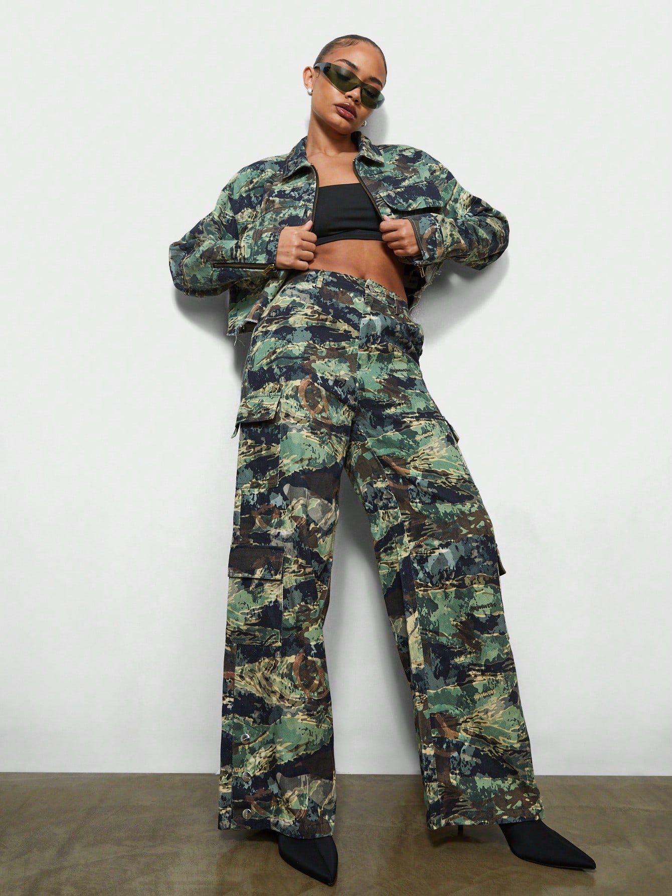 SUMWON WOMEN Camo Print Straight Fit Cargo Pants